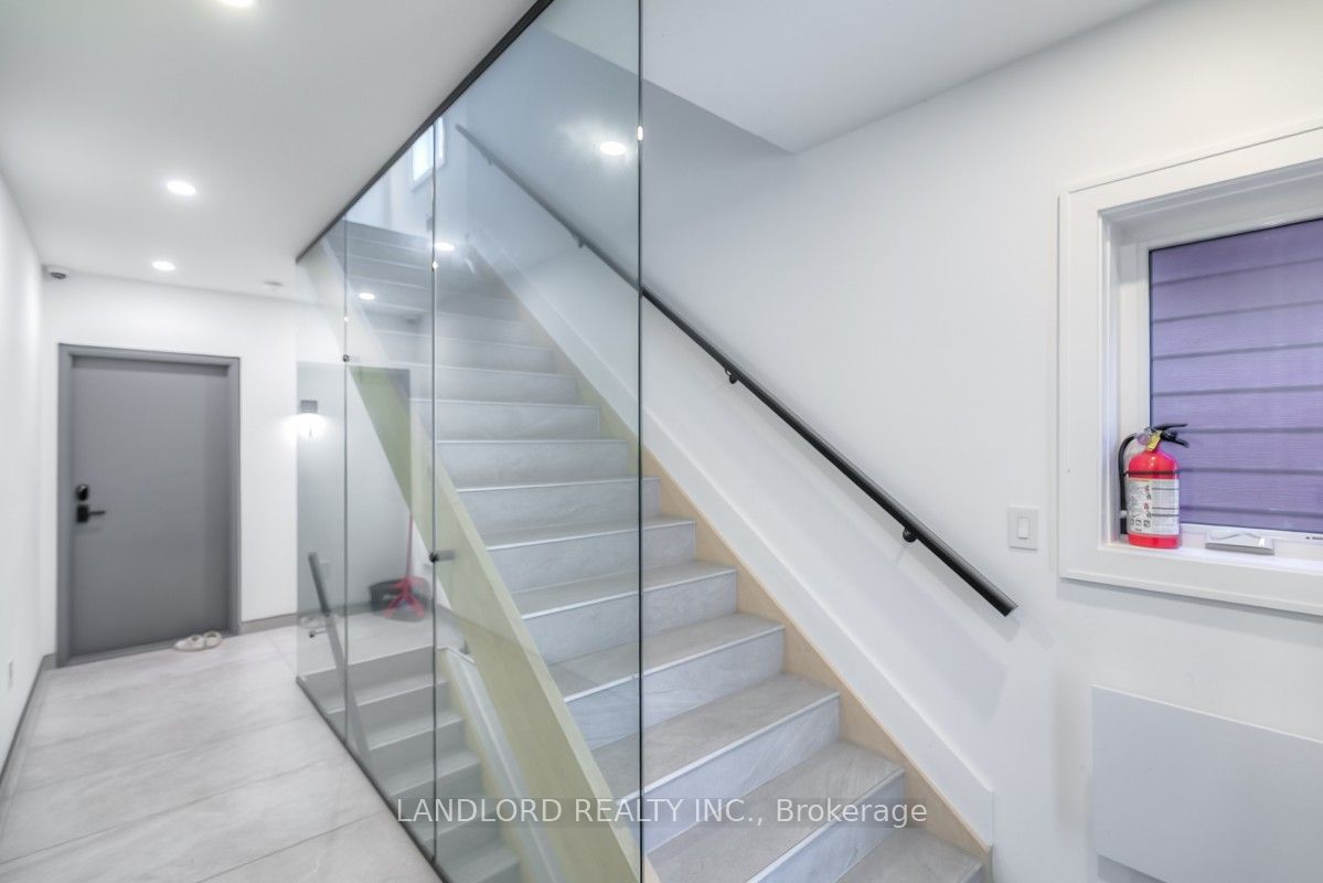 MLS #W12472088 image #19