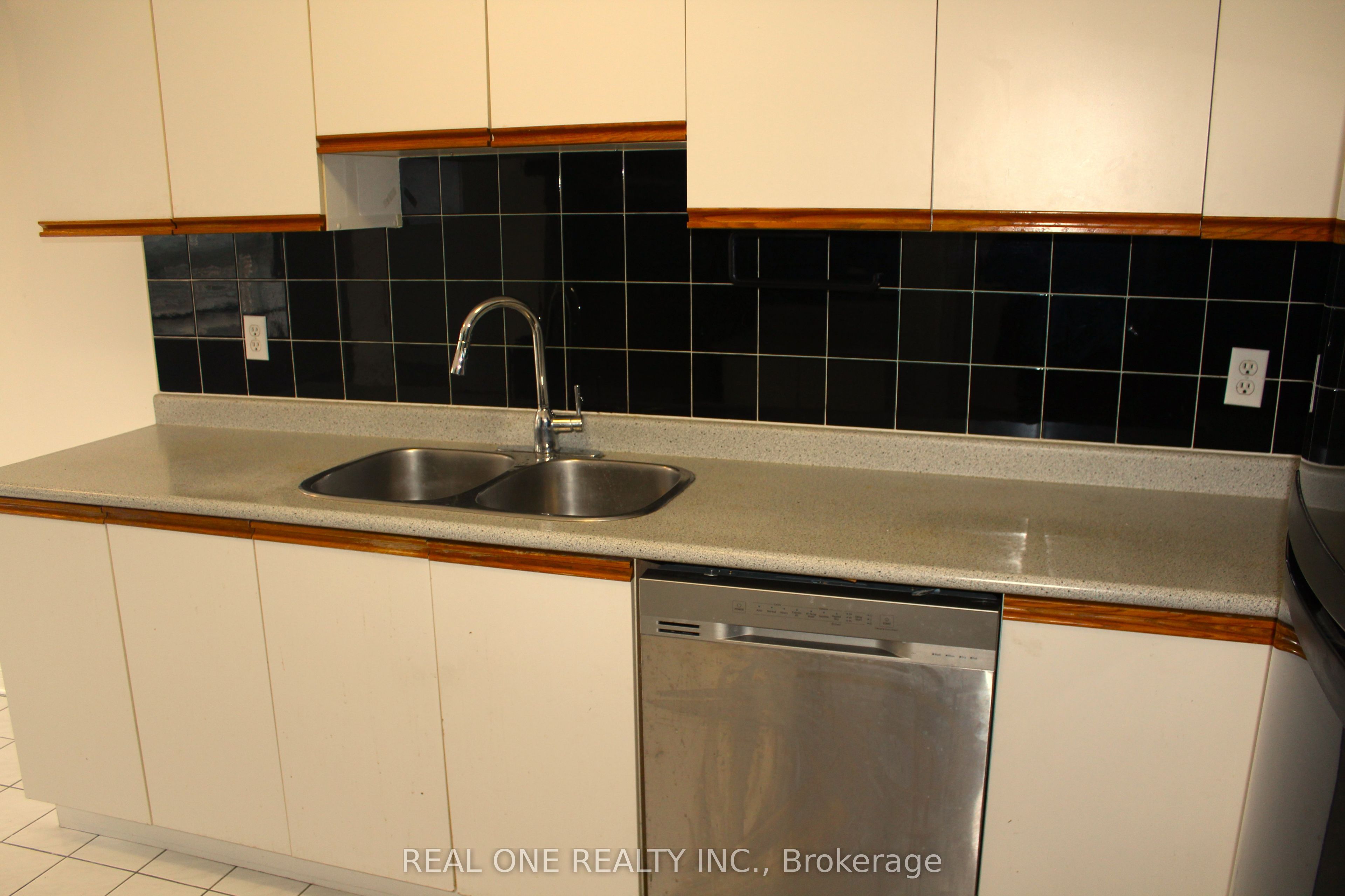 MLS #W12472971 image #6