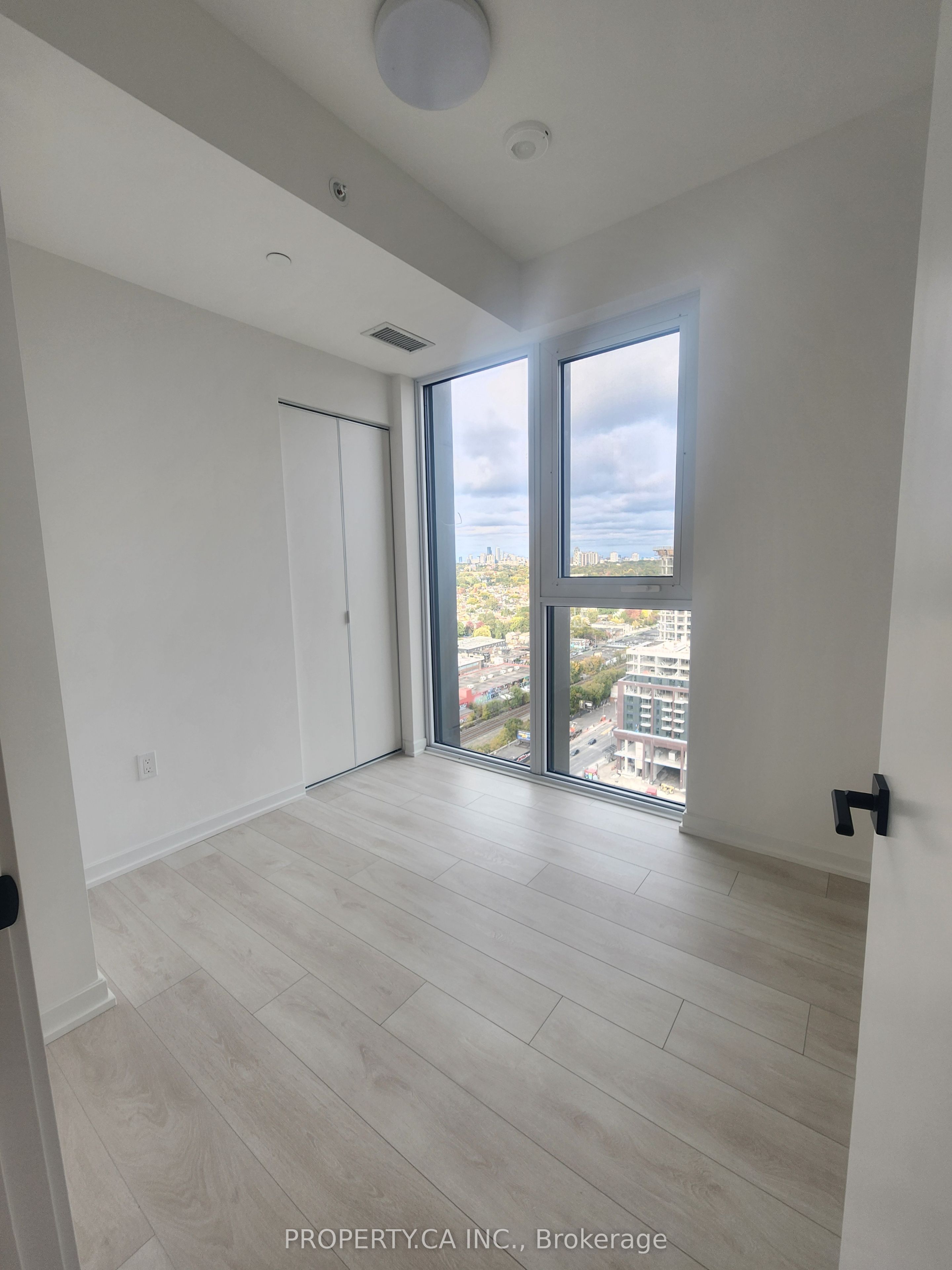 MLS #W12473231 image #8