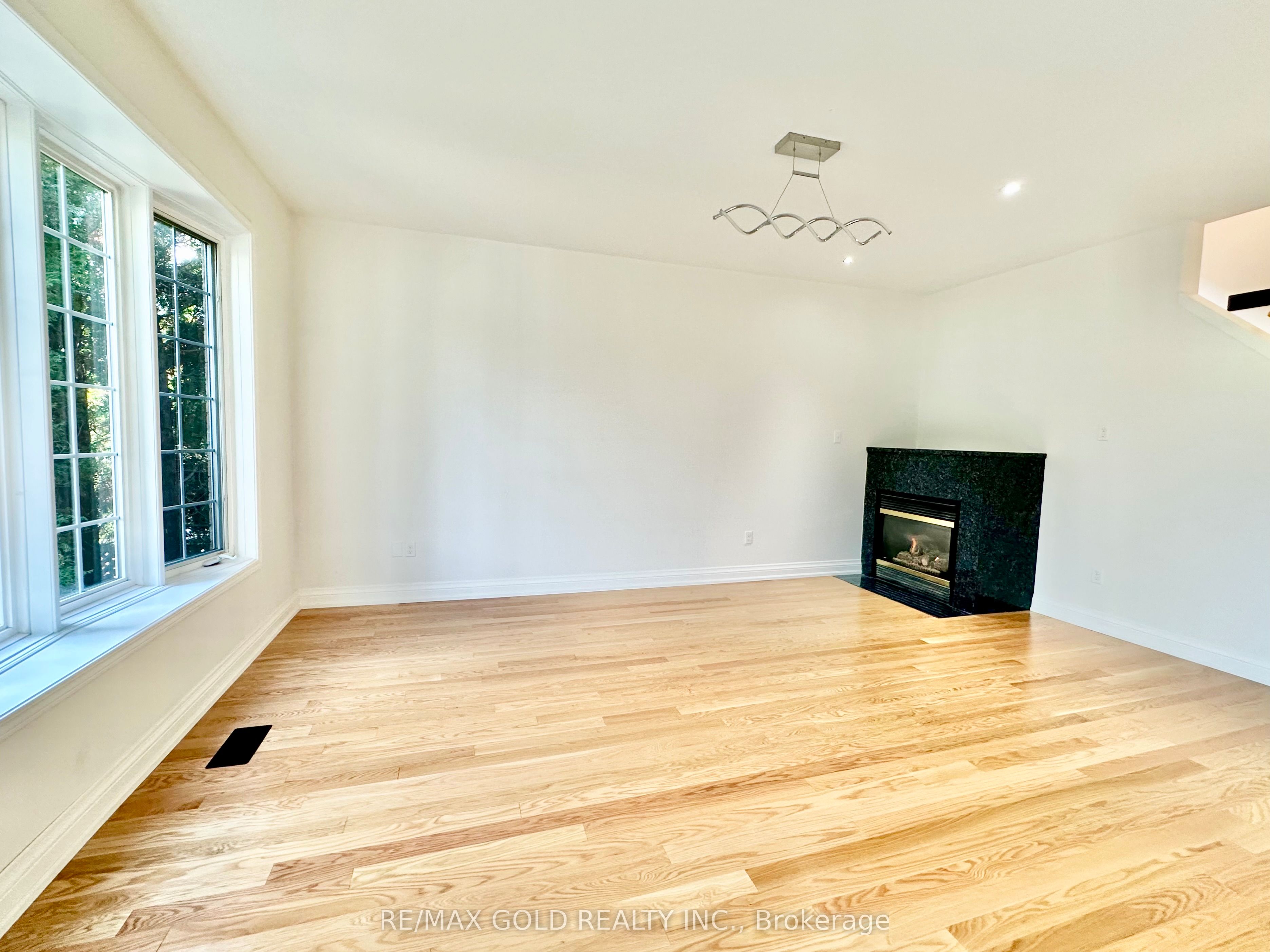 MLS #W12473794 image #10