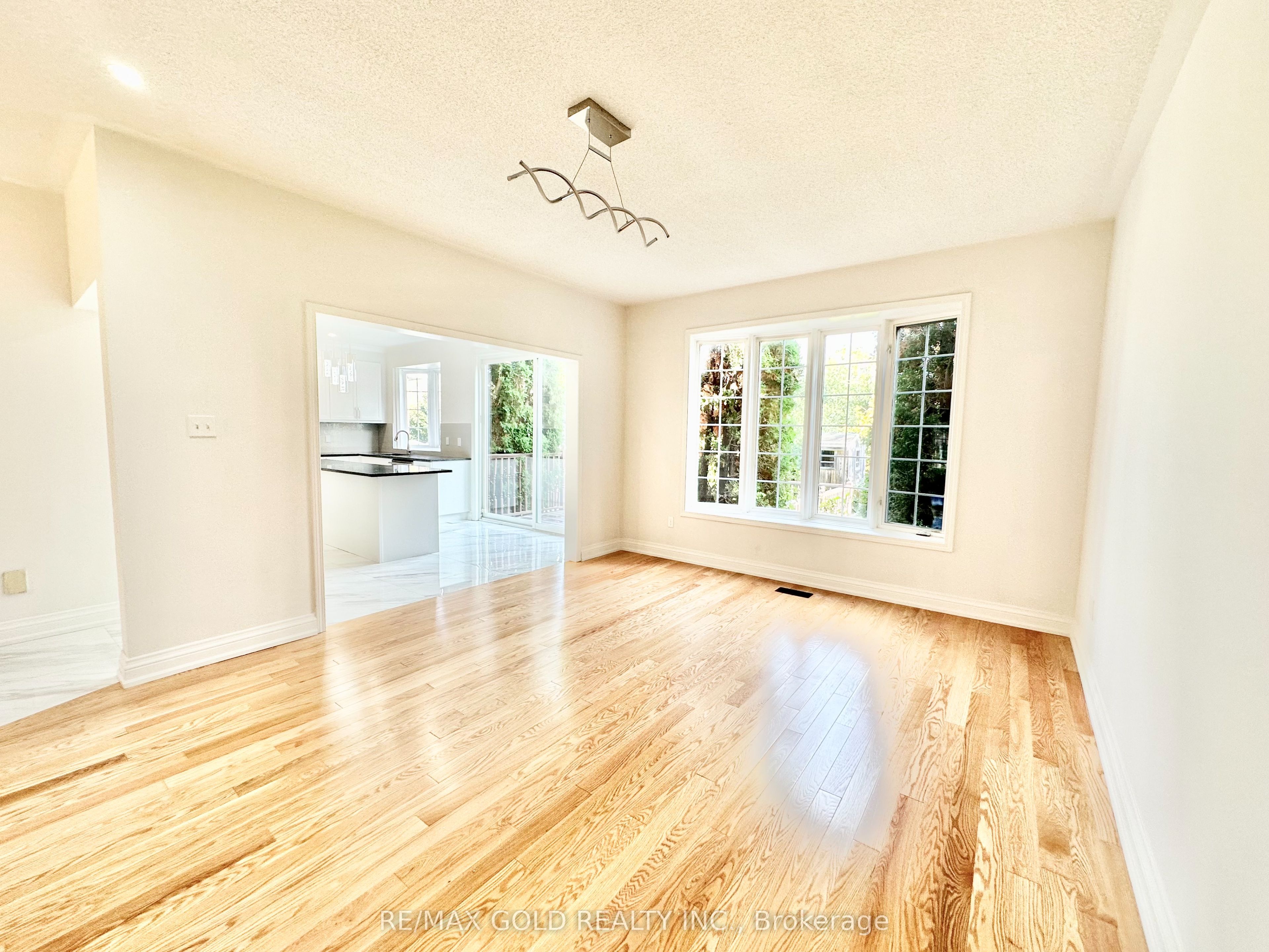 MLS #W12473794 image #16