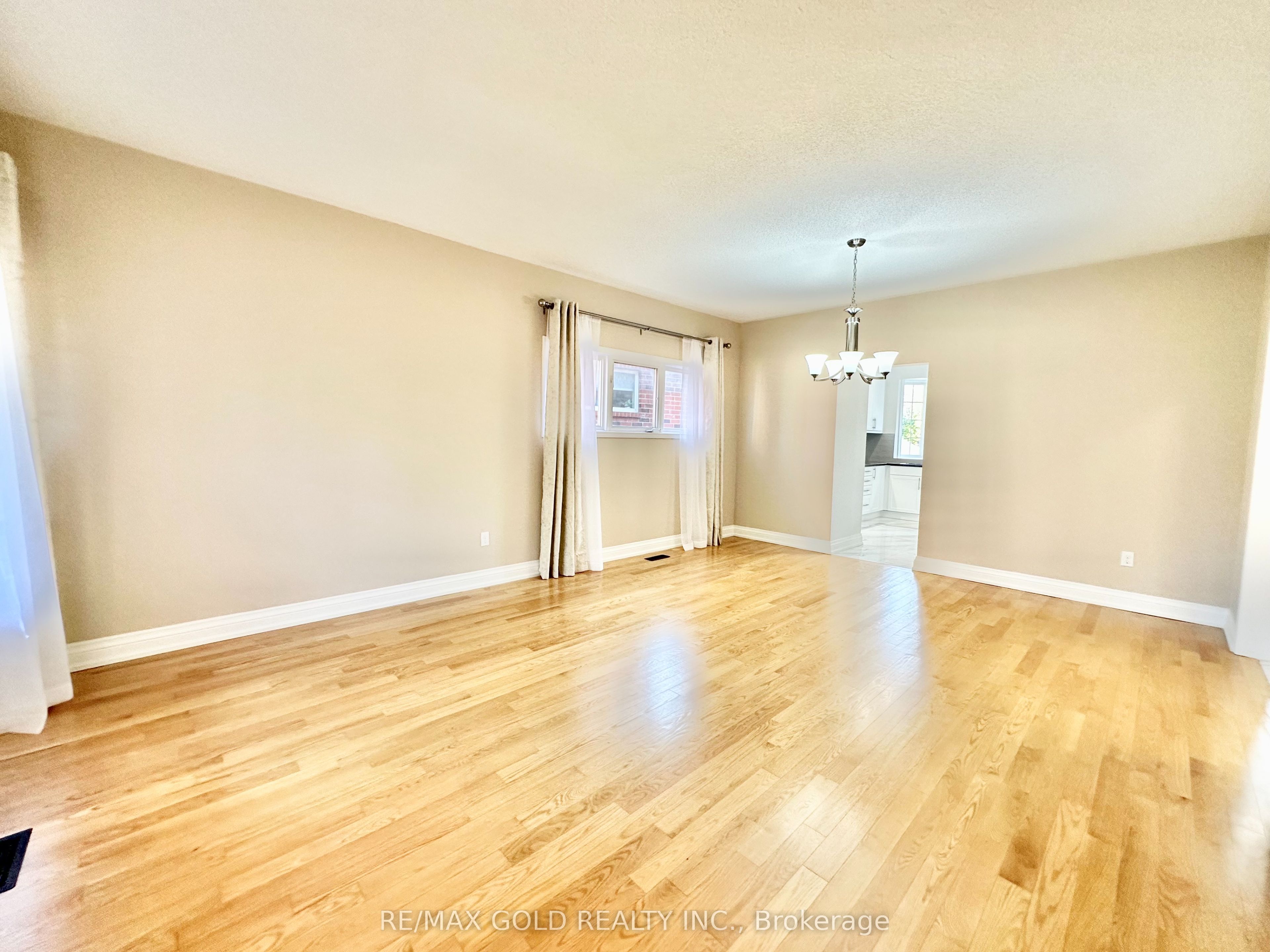 MLS #W12473794 image #4