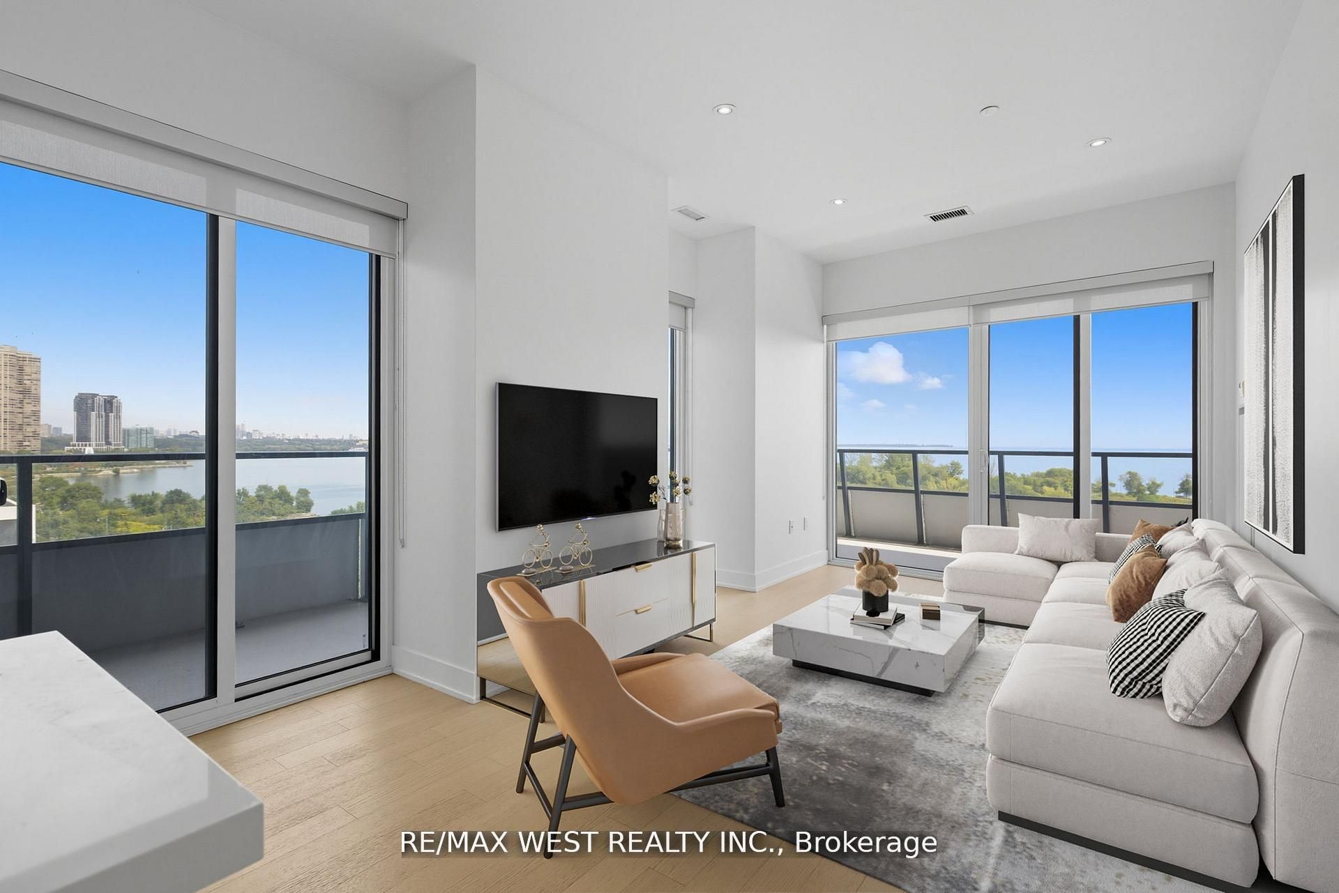 MLS #W12473989 image #1