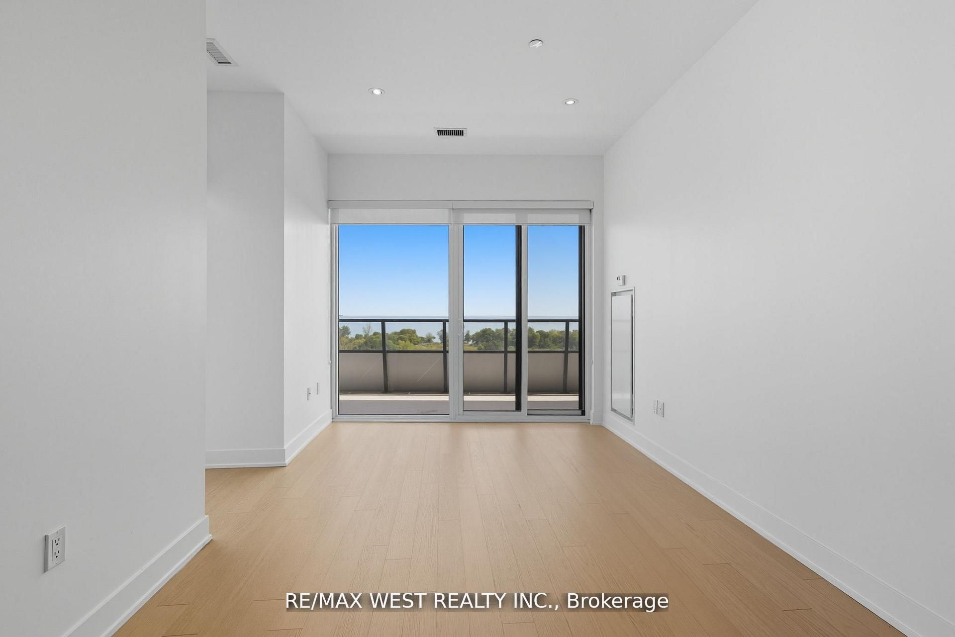 MLS #W12473989 image #10