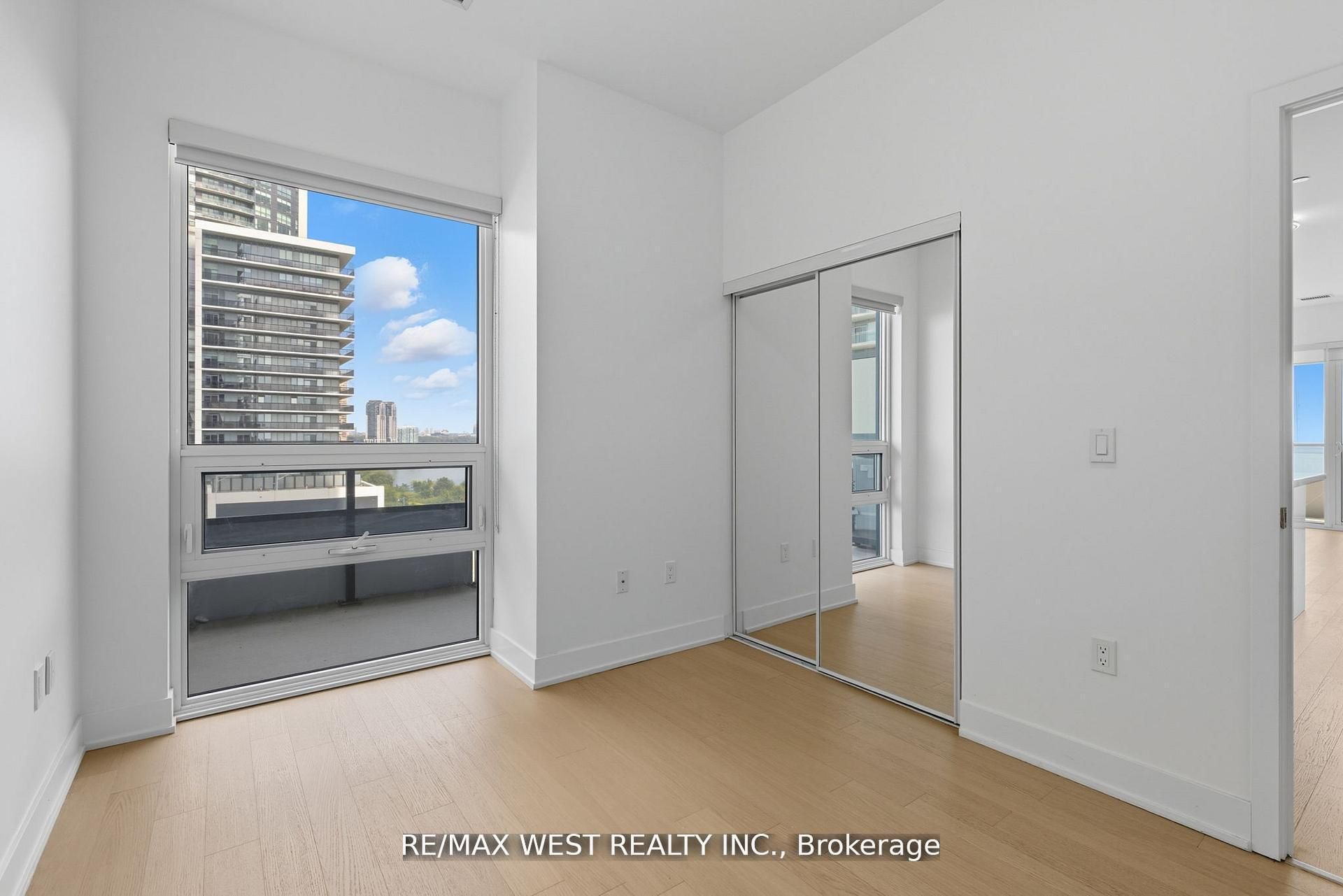 MLS #W12473989 image #18