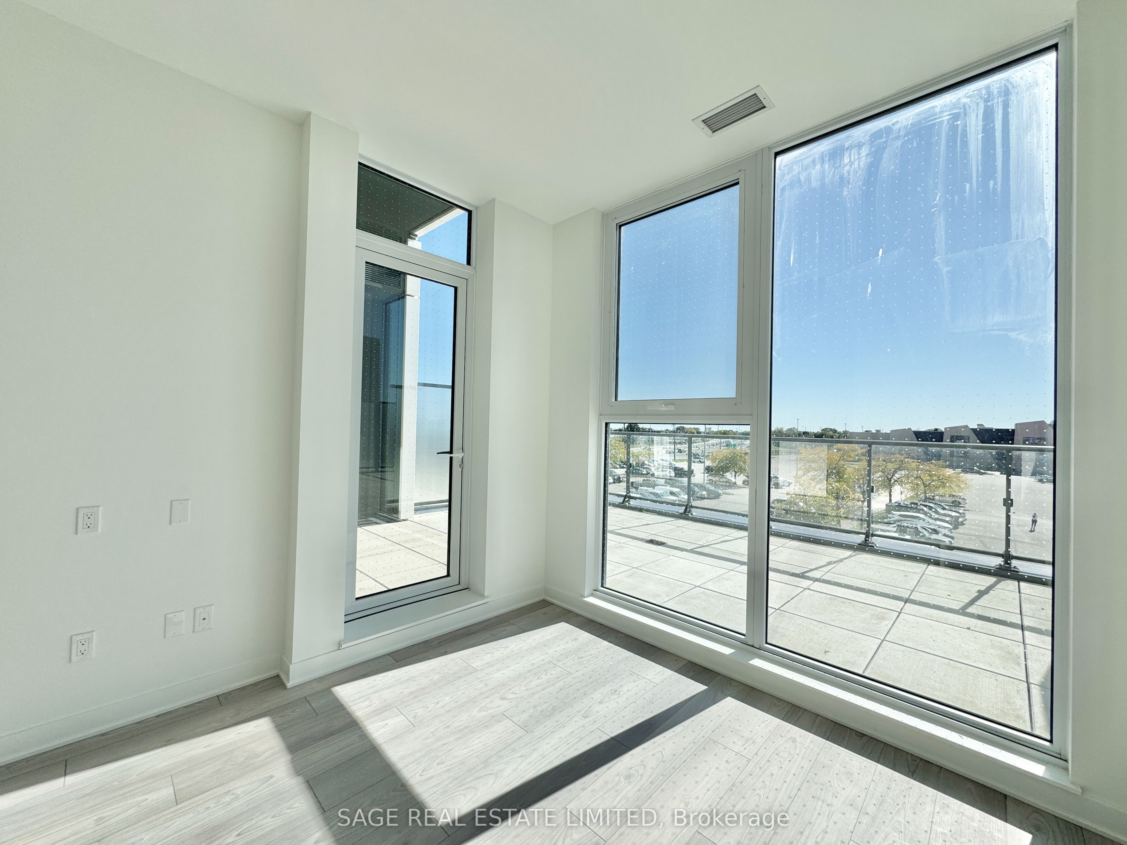 MLS #W12474817 image #10