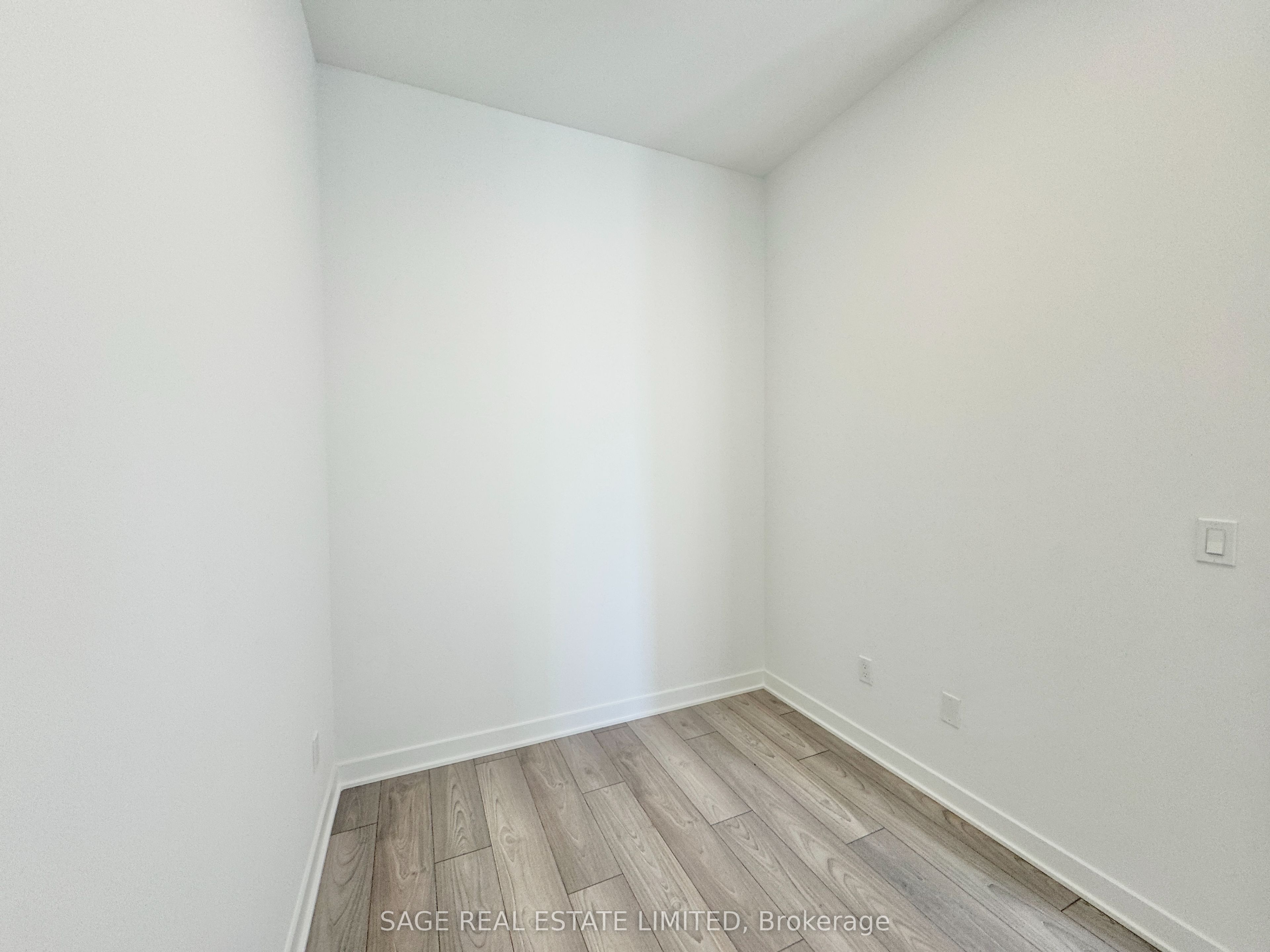 MLS #W12474817 image #17