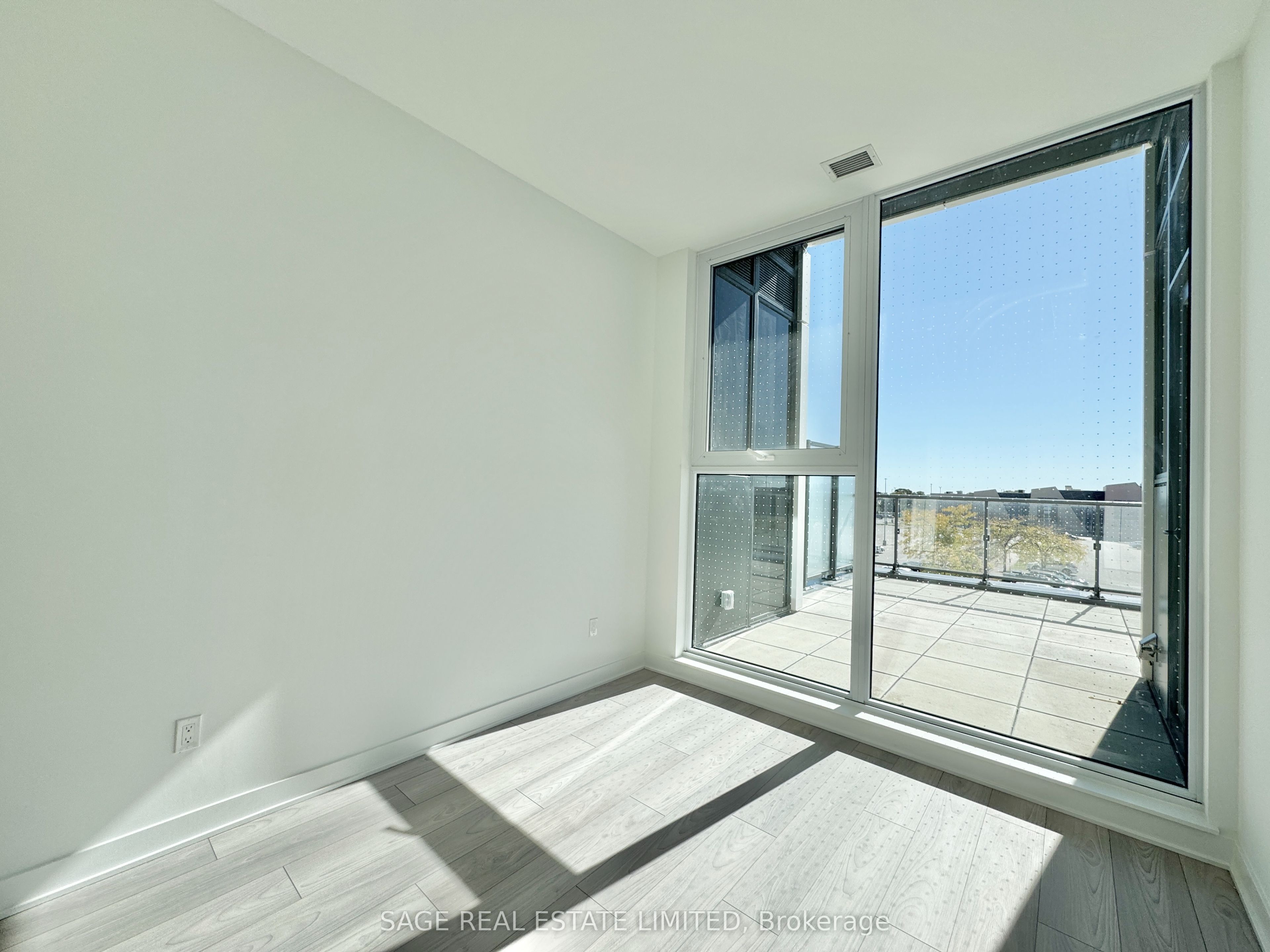 MLS #W12474817 image #6