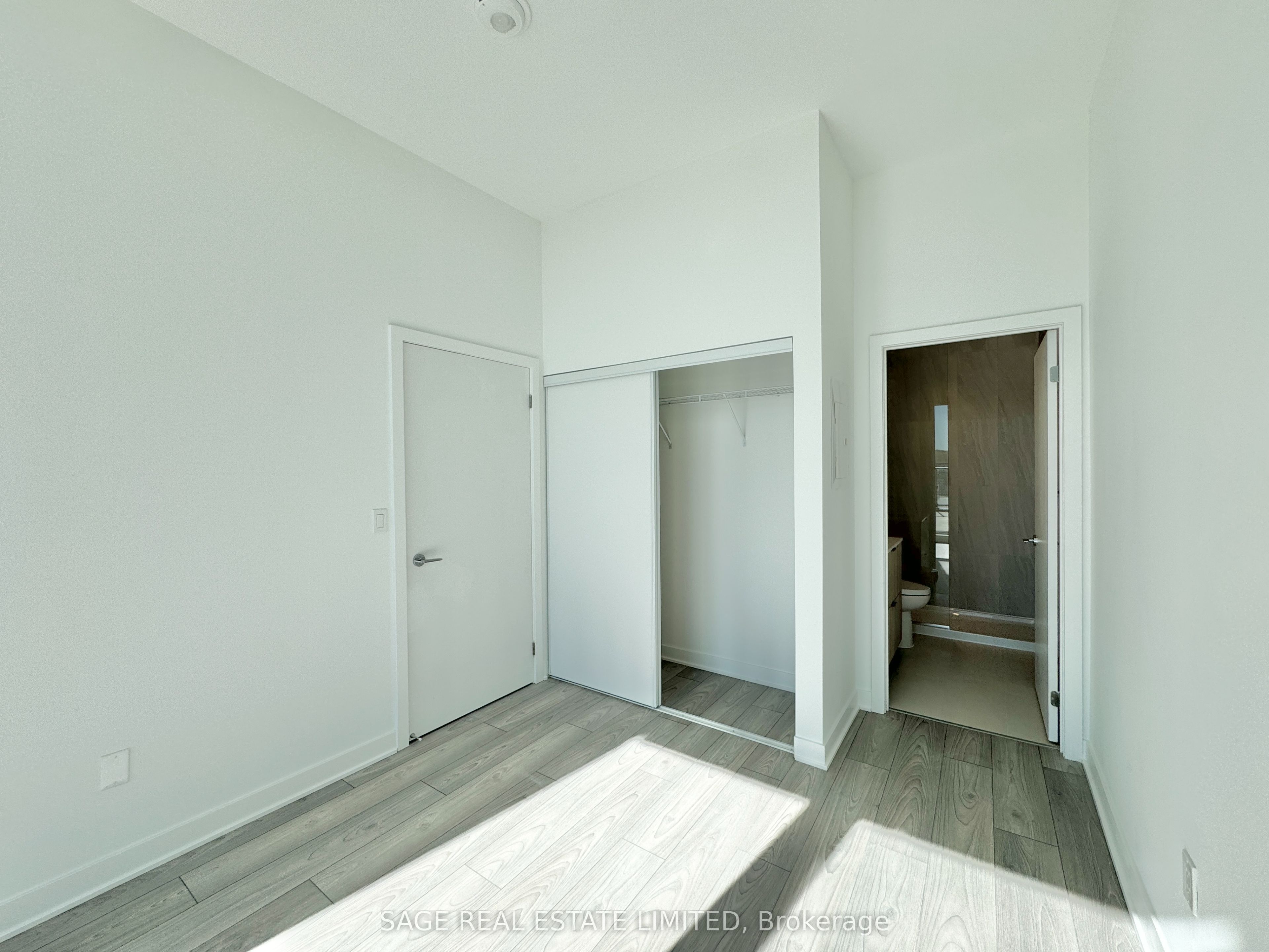 MLS #W12474817 image #8