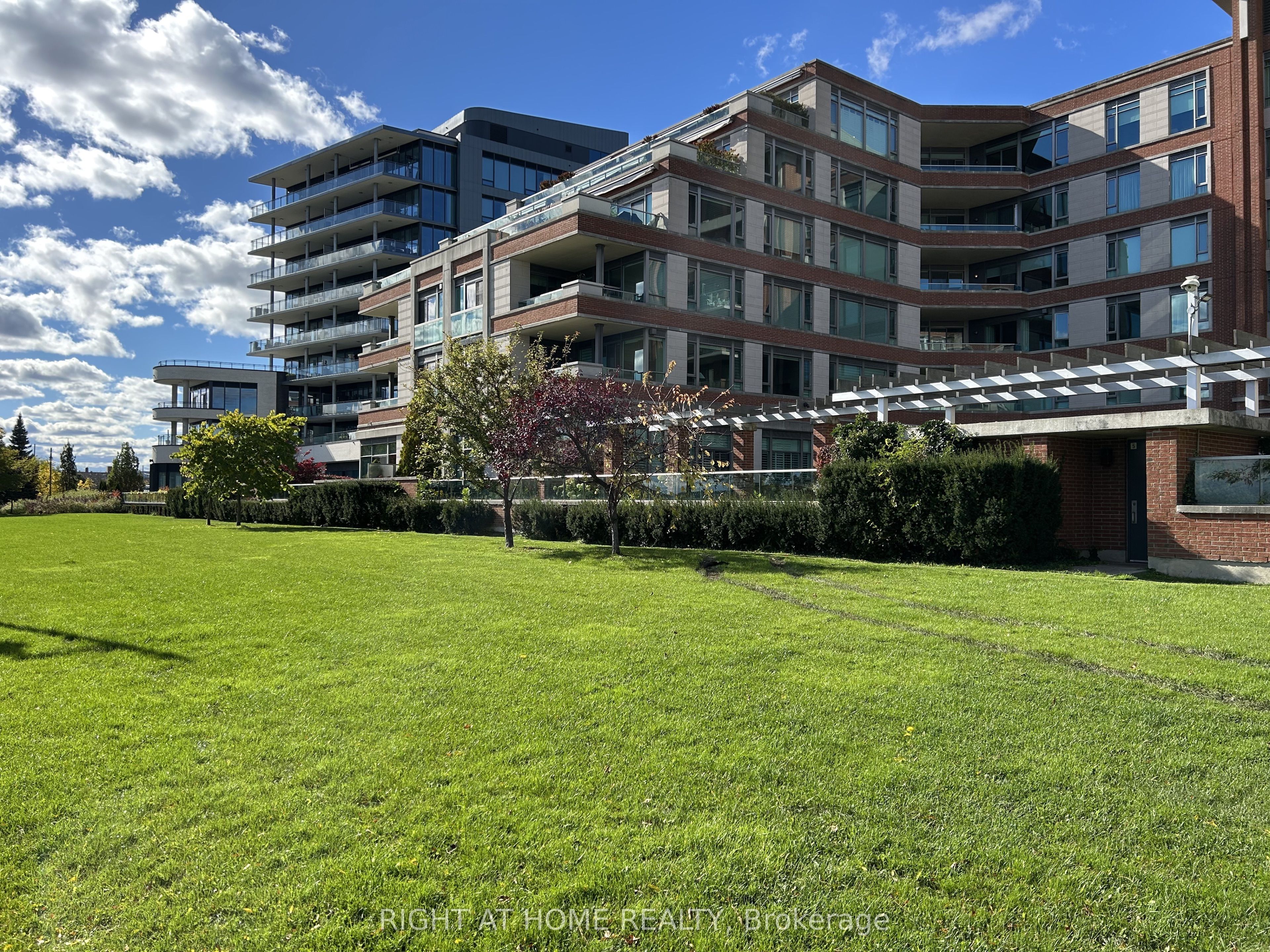 MLS #W12477353 image #1