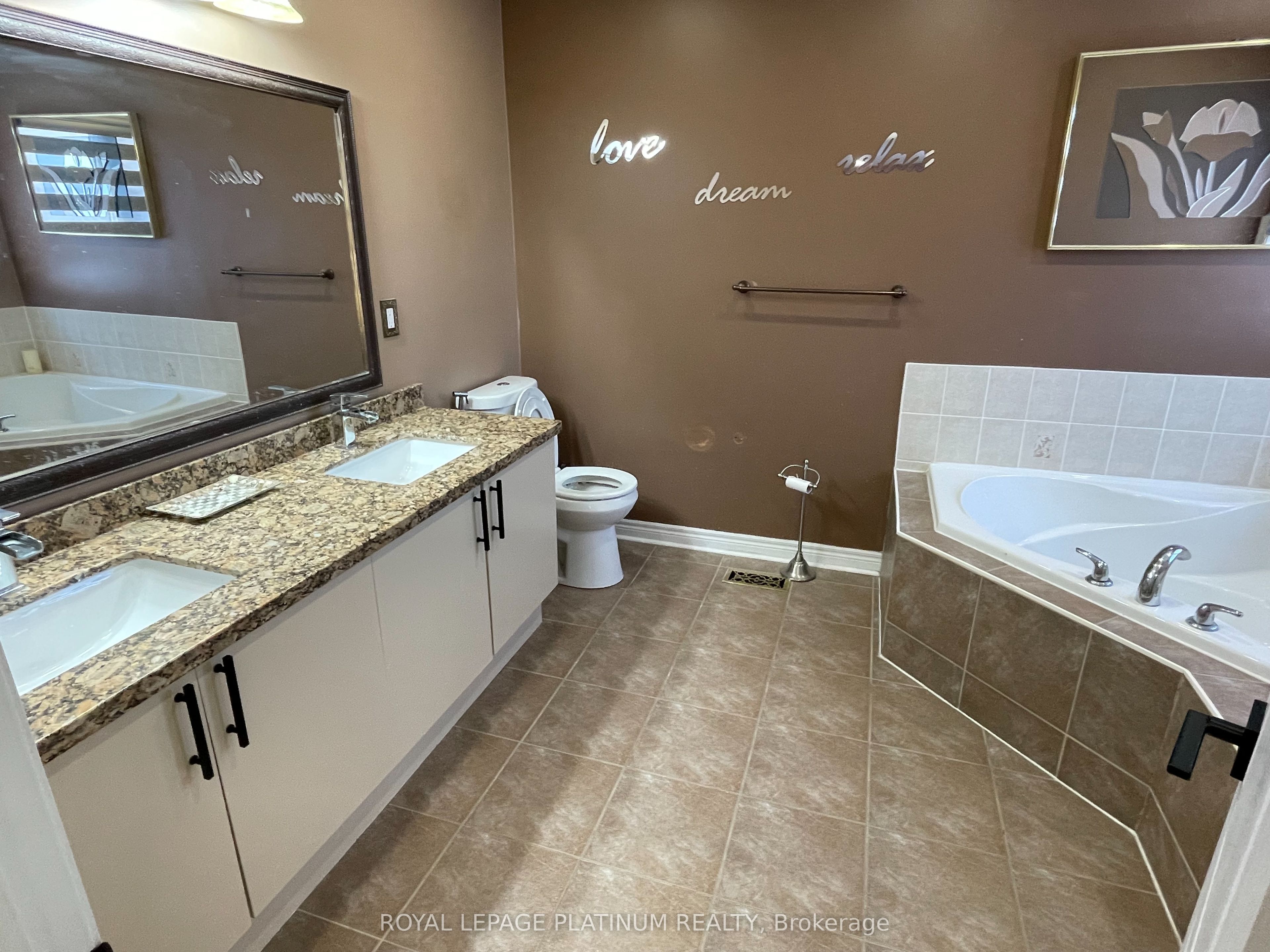 MLS #W12478048 image #5