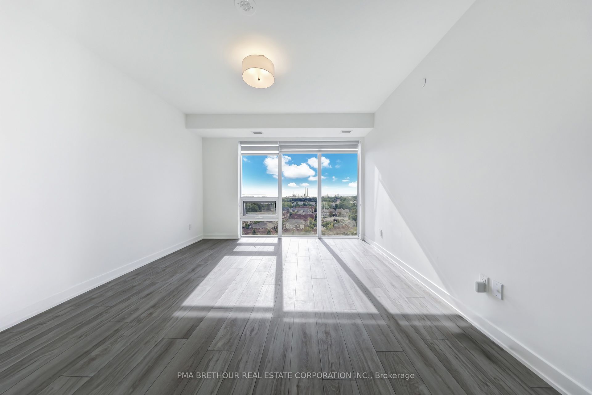 MLS #W12479481 image #8