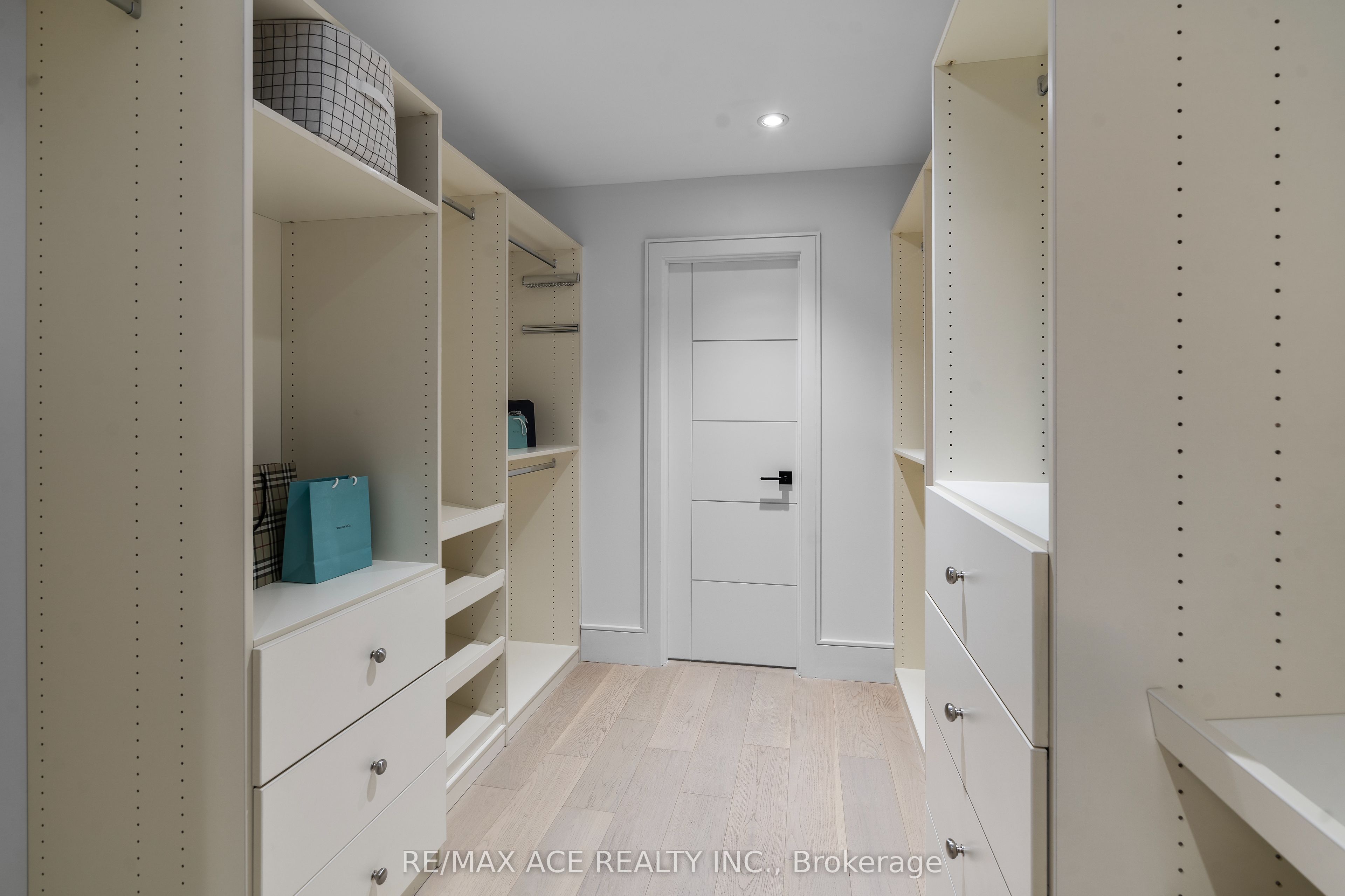 MLS #W12480496 image #24