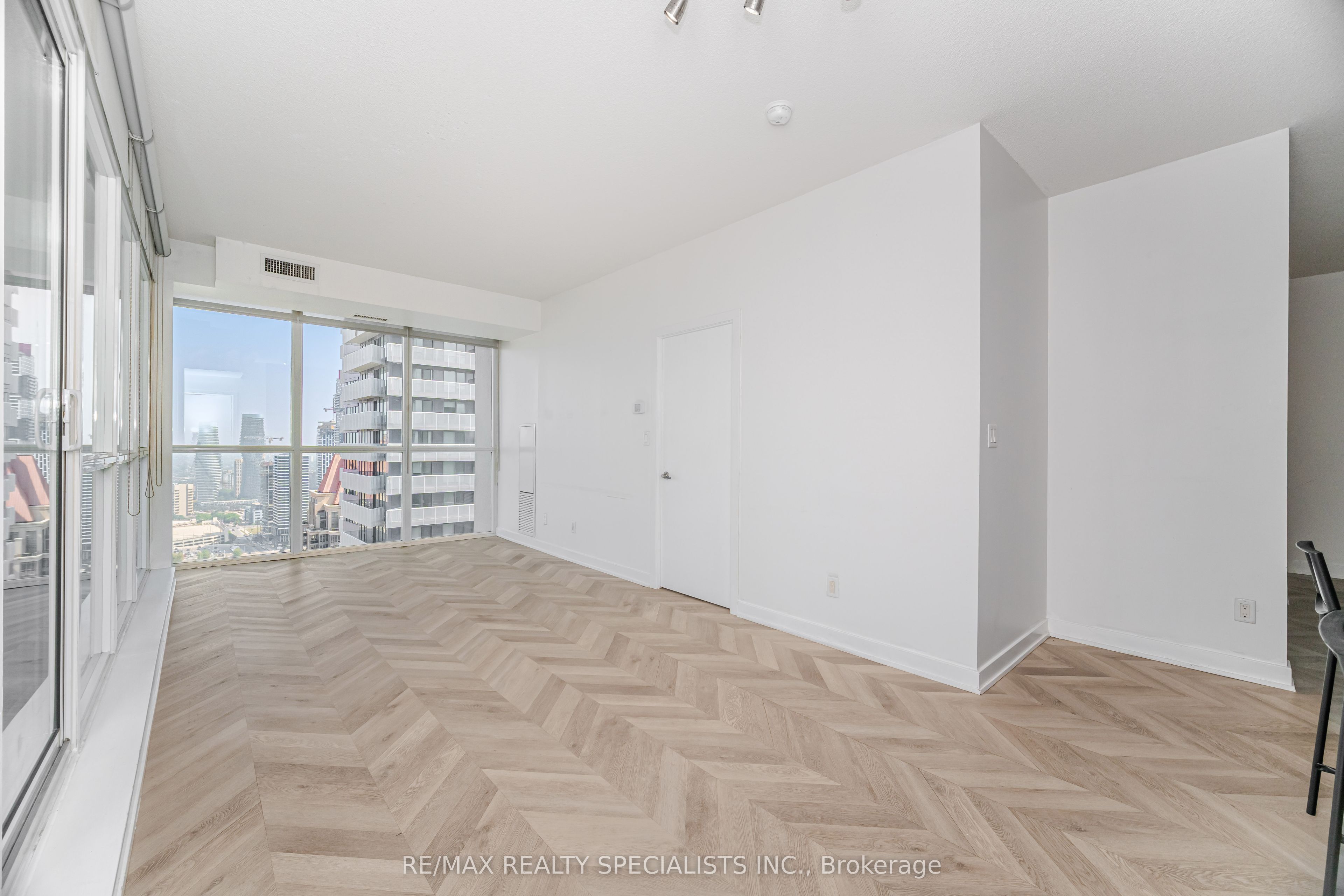 MLS #W12481109 image #11