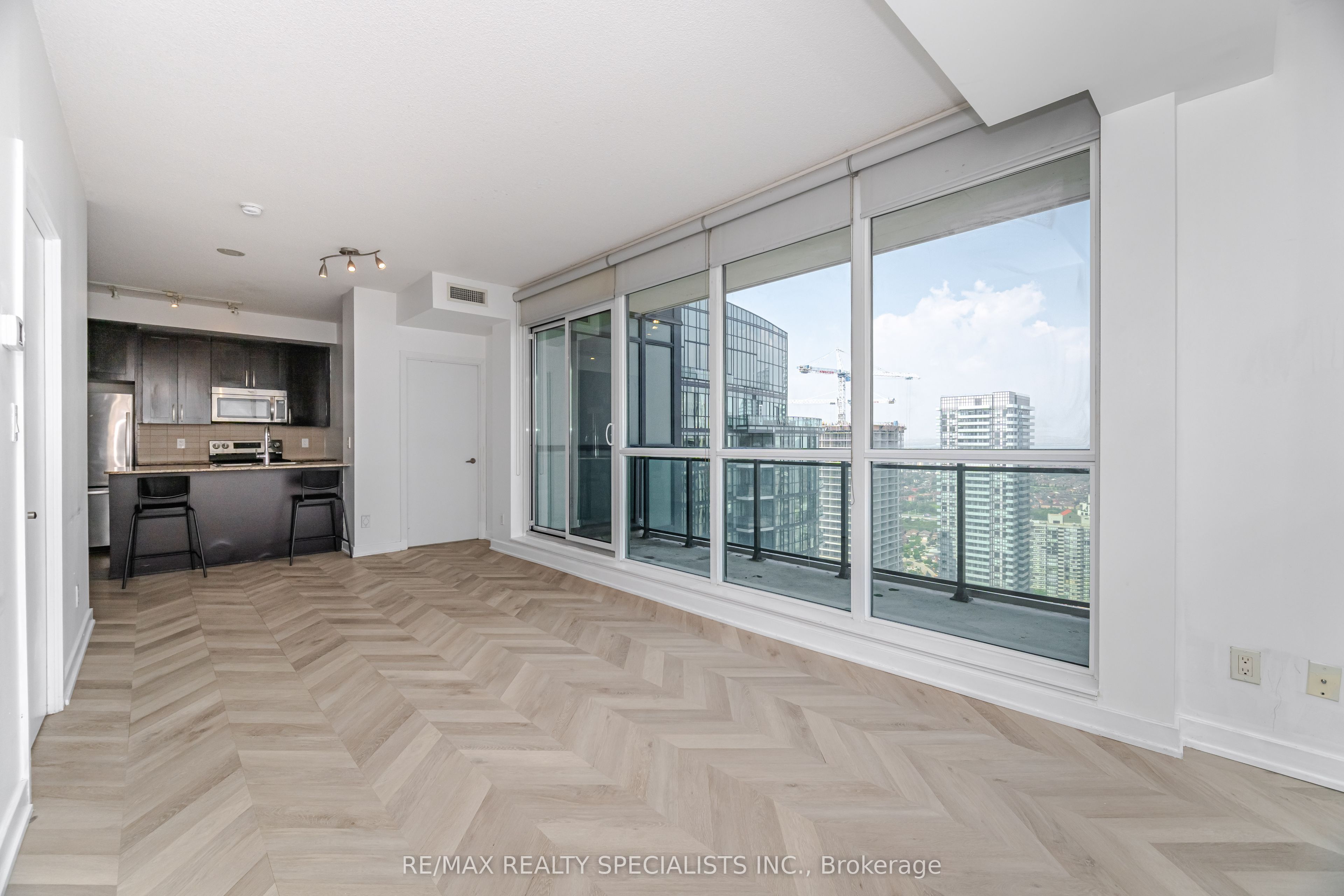 MLS #W12481109 image #12