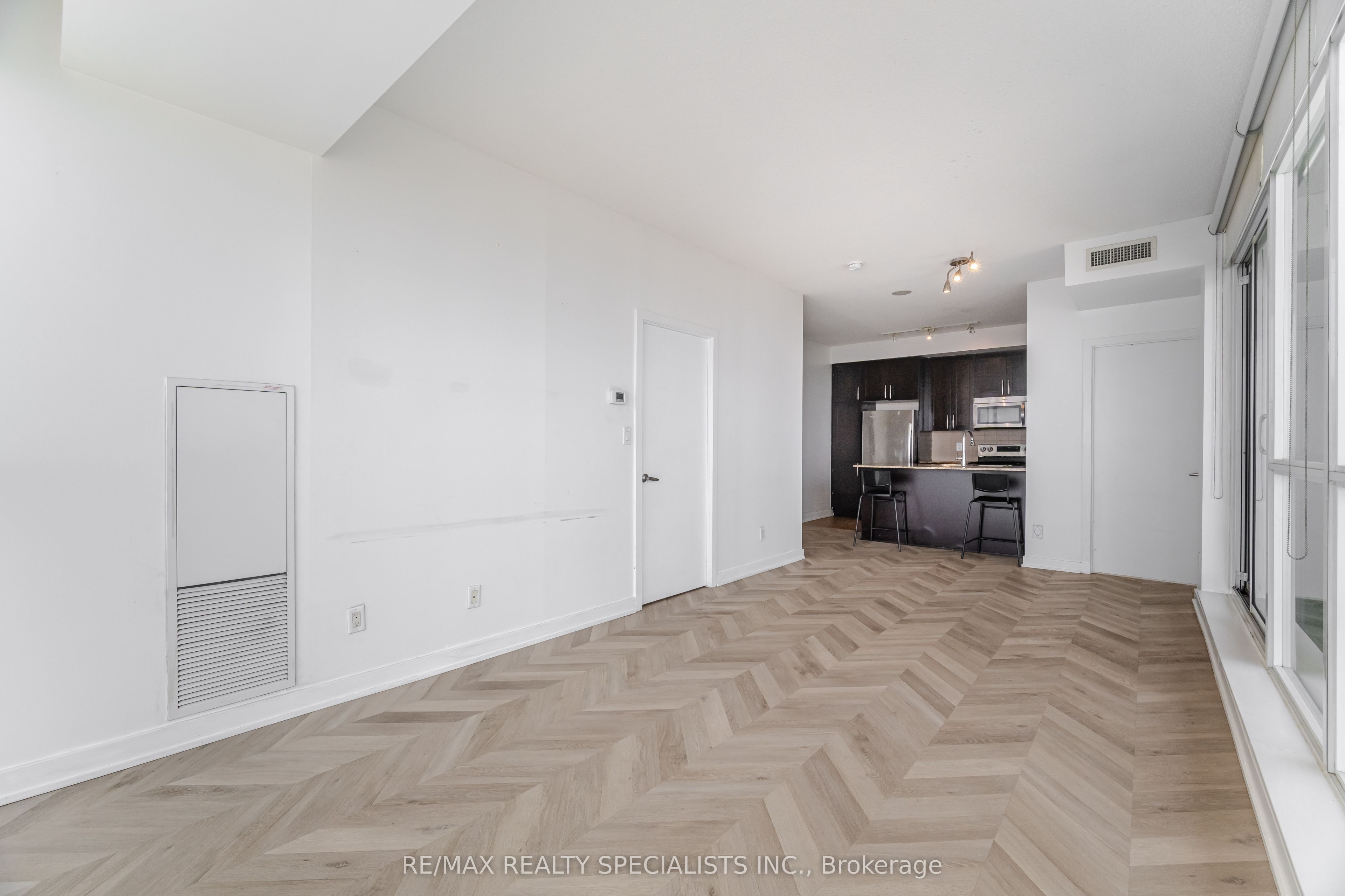 MLS #W12481109 image #16