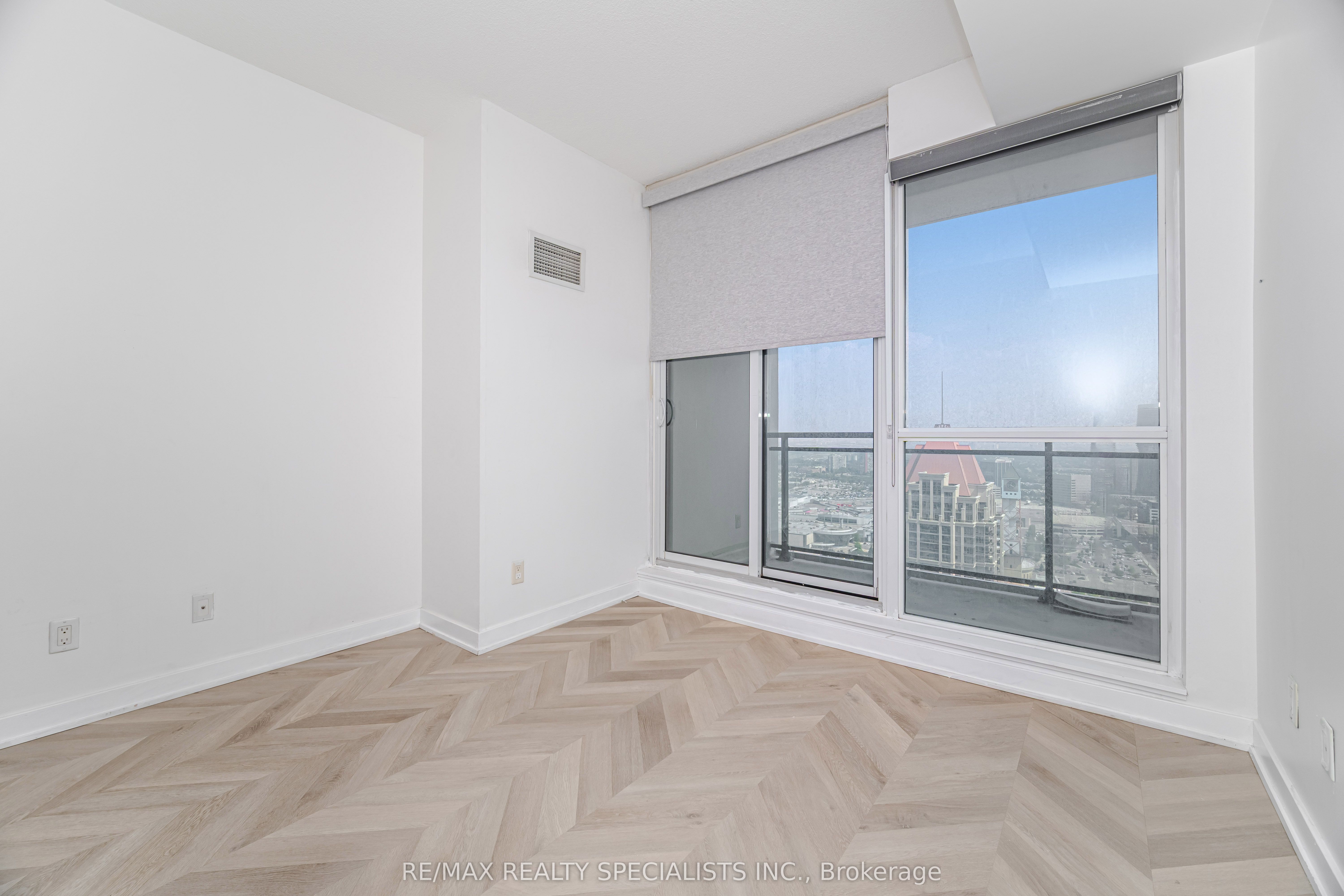 MLS #W12481109 image #19