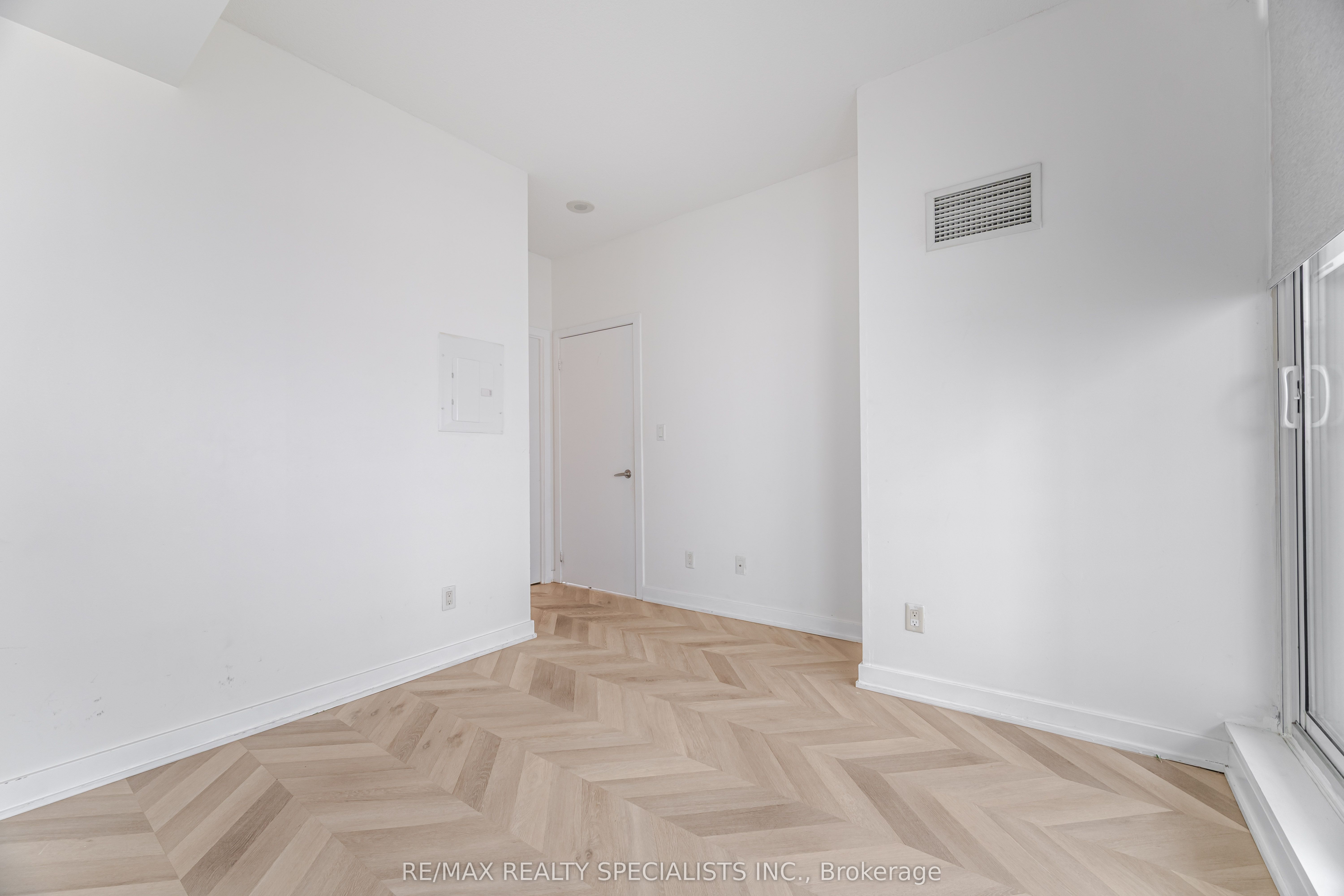 MLS #W12481109 image #22