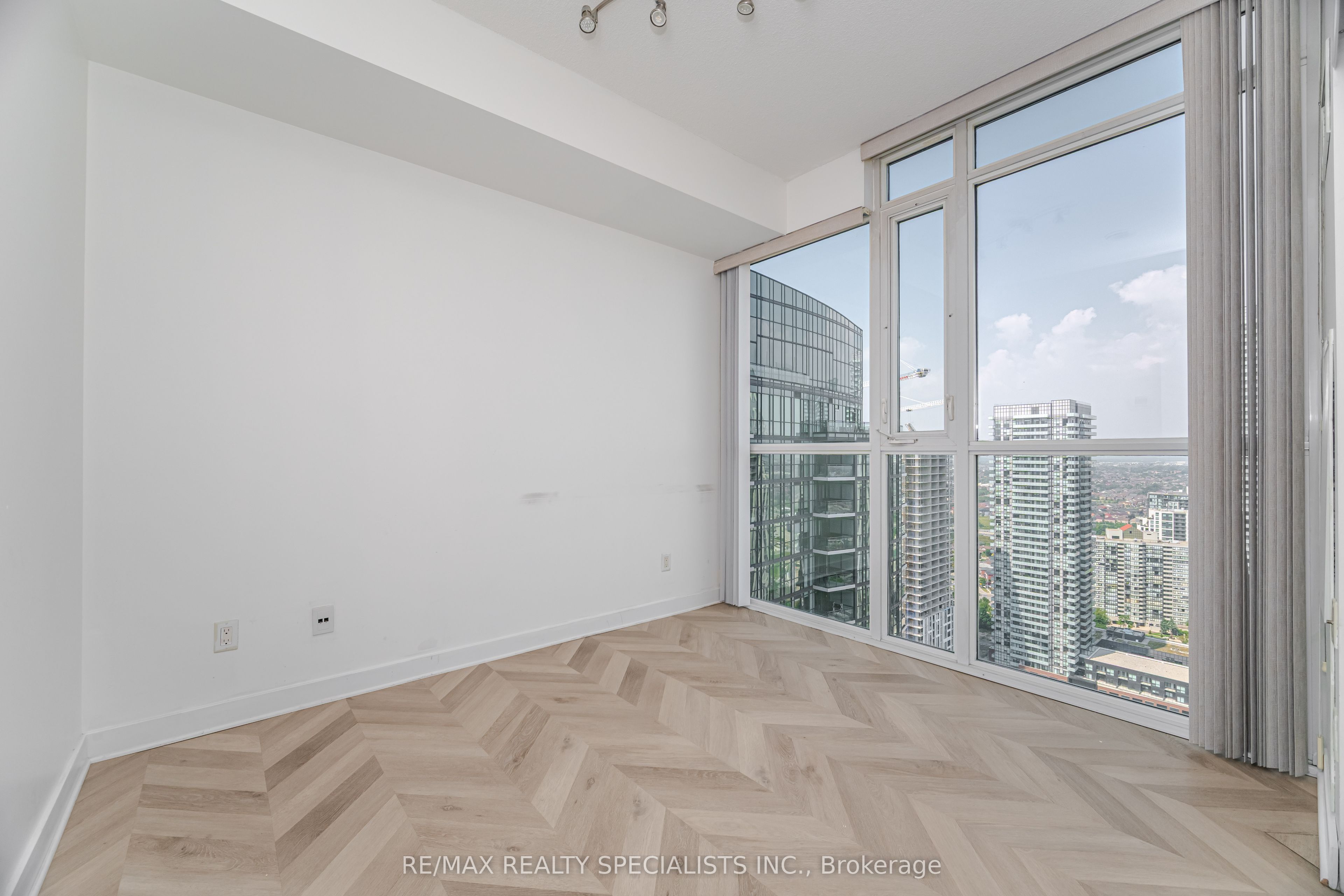 MLS #W12481109 image #25