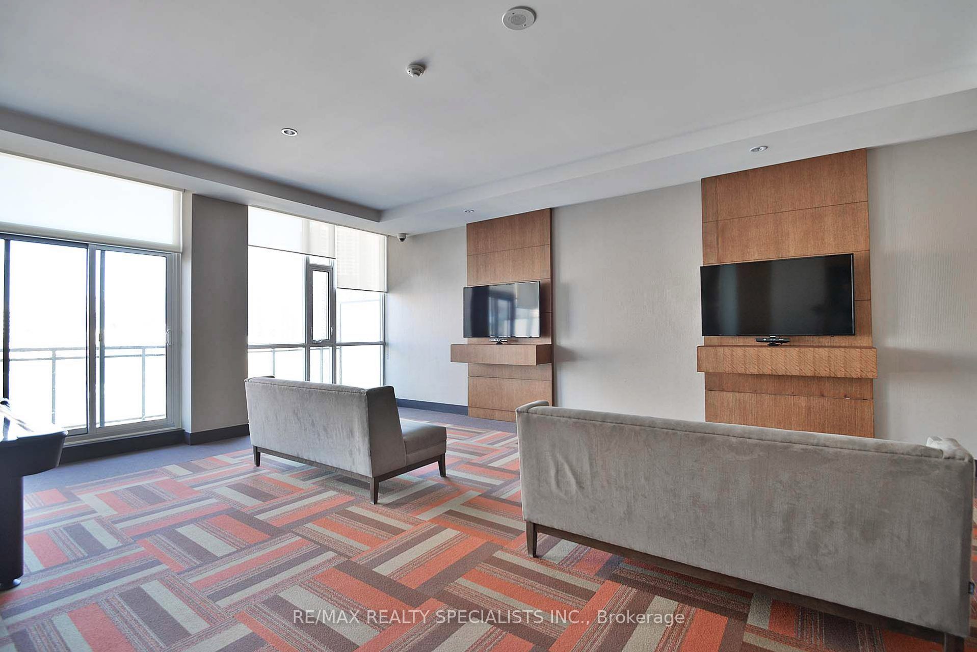 MLS #W12481109 image #45