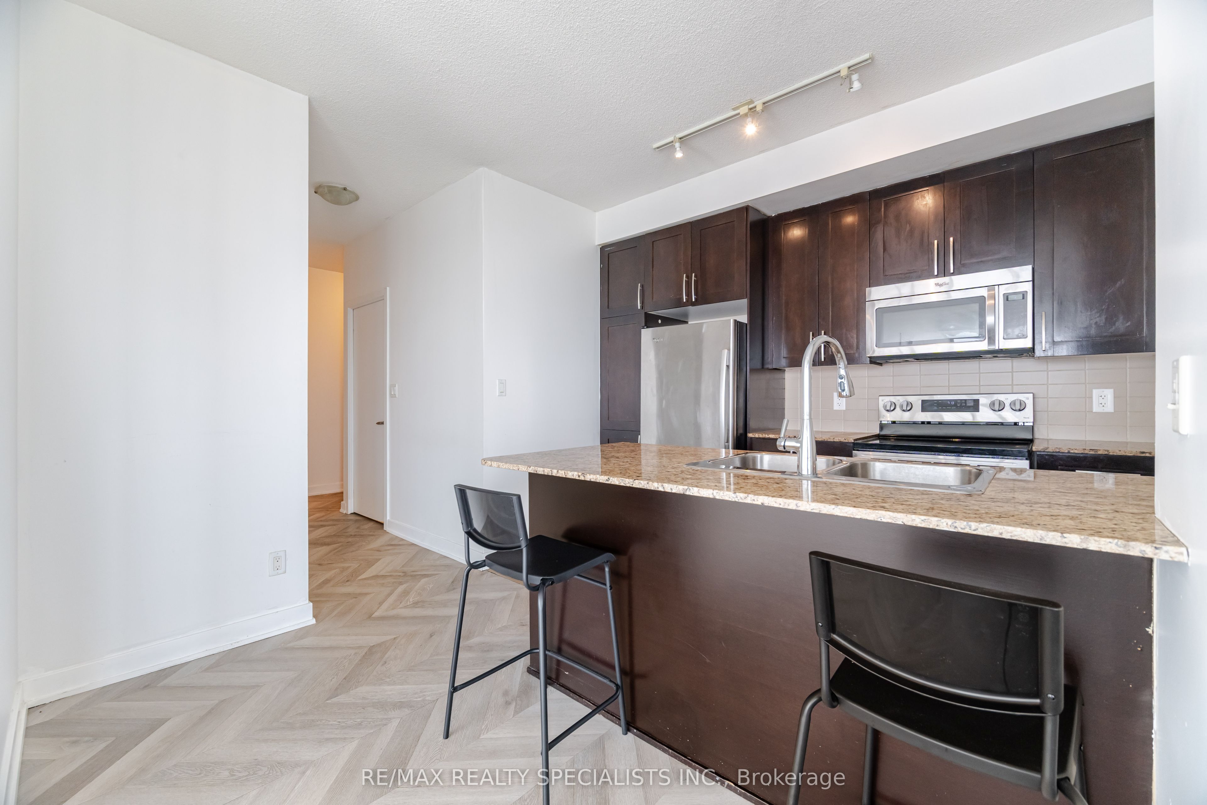 MLS #W12481109 image #6