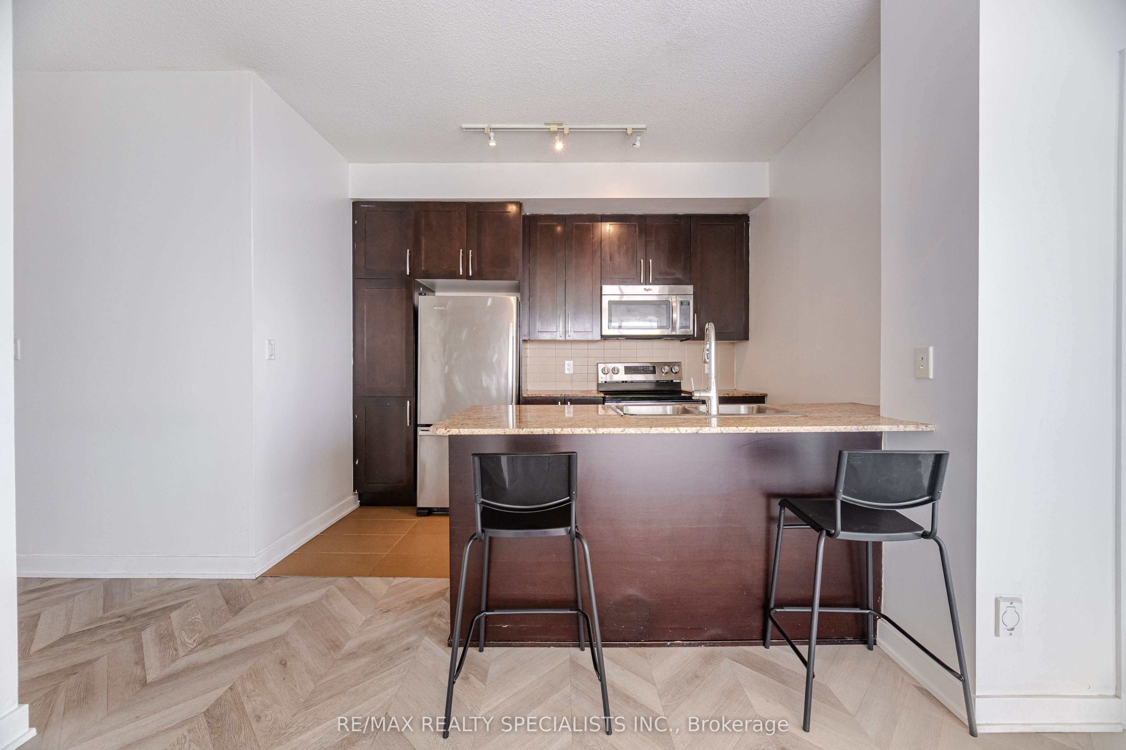 MLS #W12481109 image #8