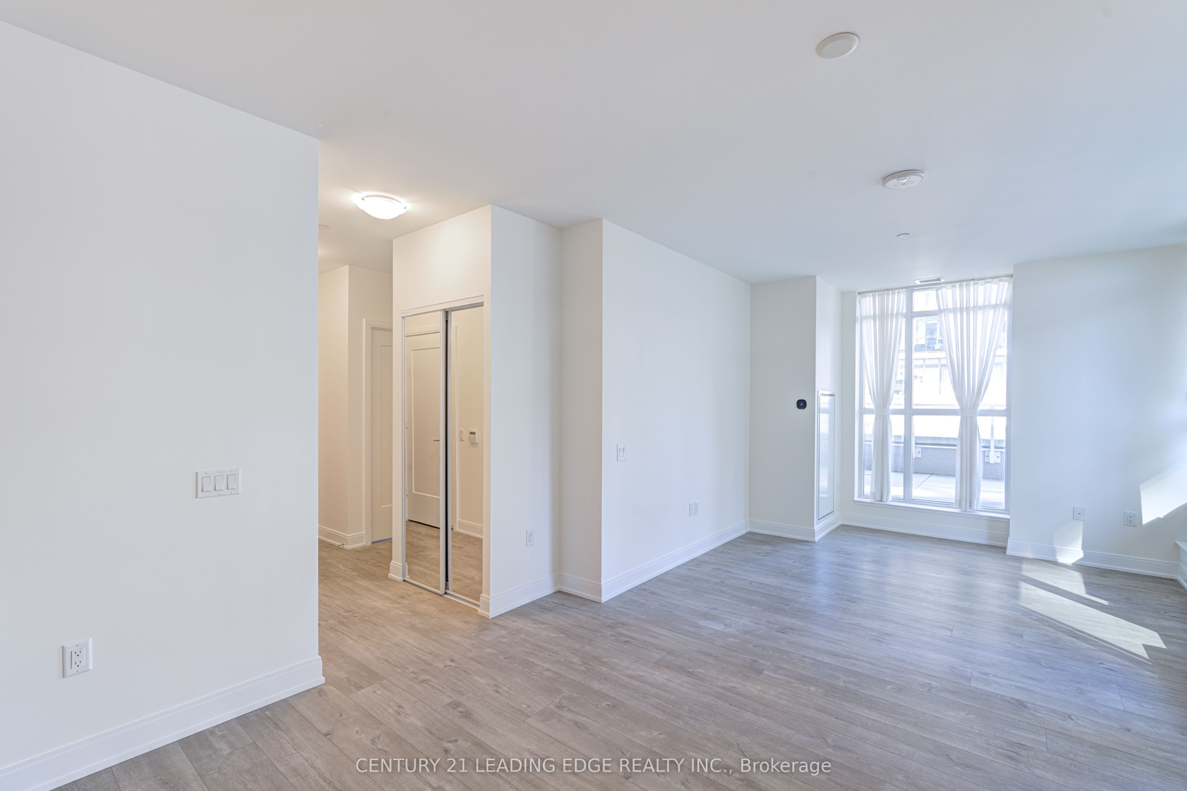 MLS #W12481364 image #10