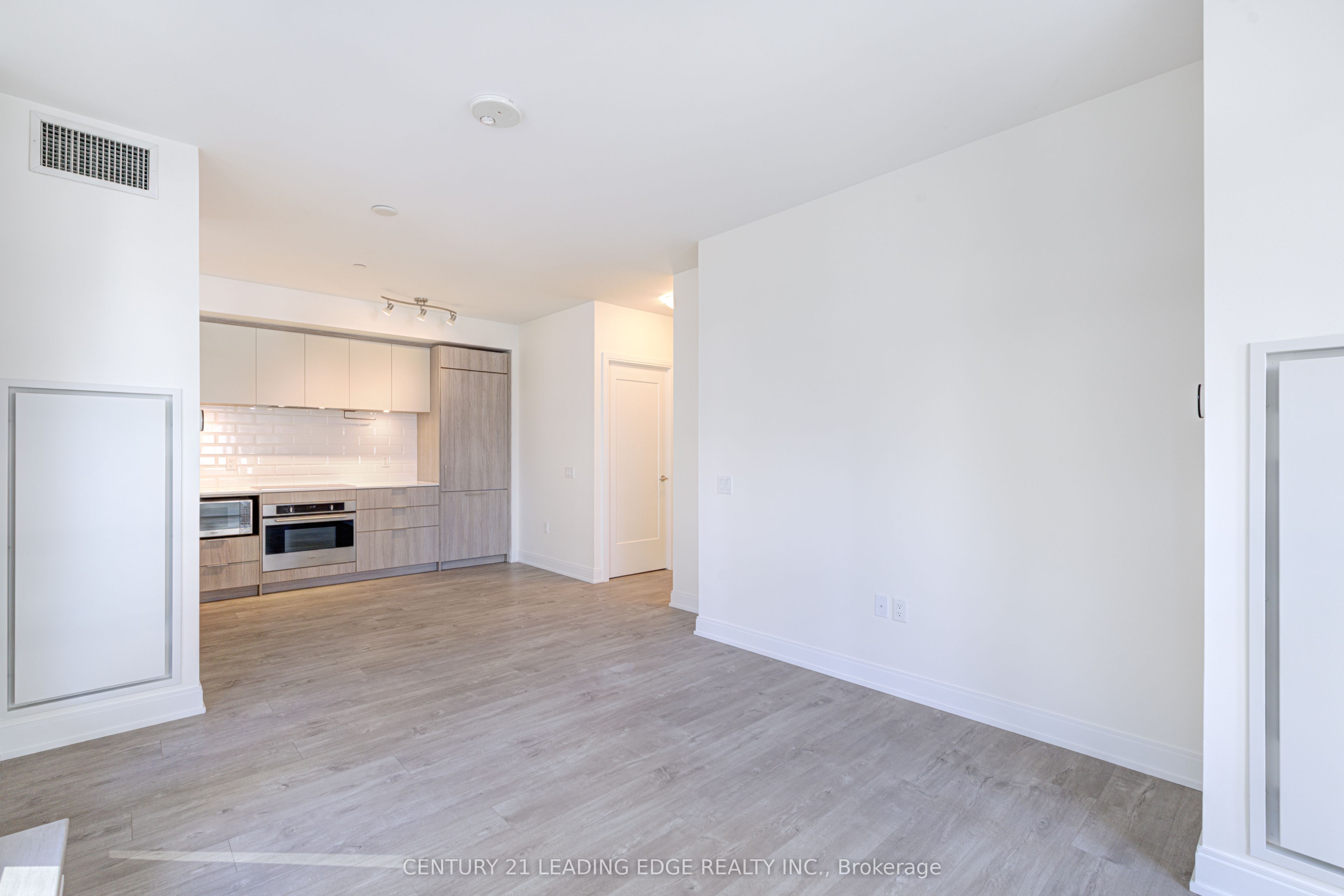 MLS #W12481364 image #12