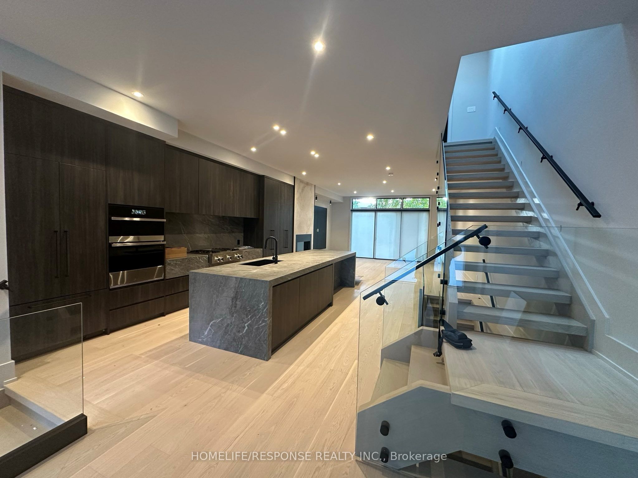 MLS #W12481379 image #1