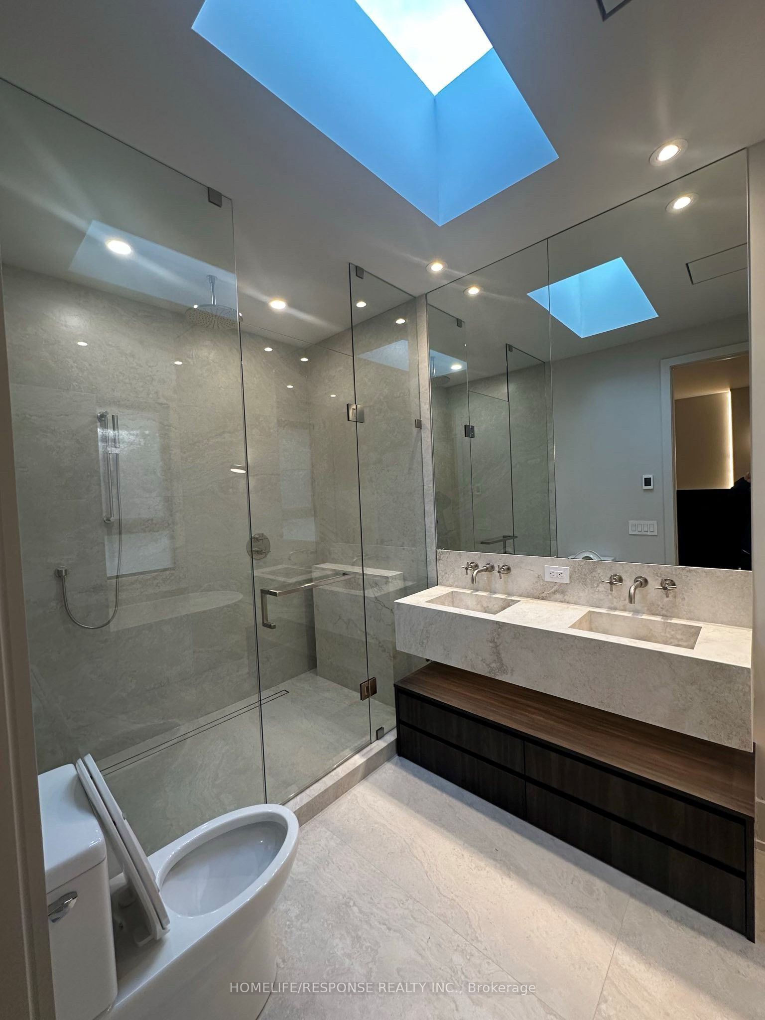 MLS #W12481379 image #3