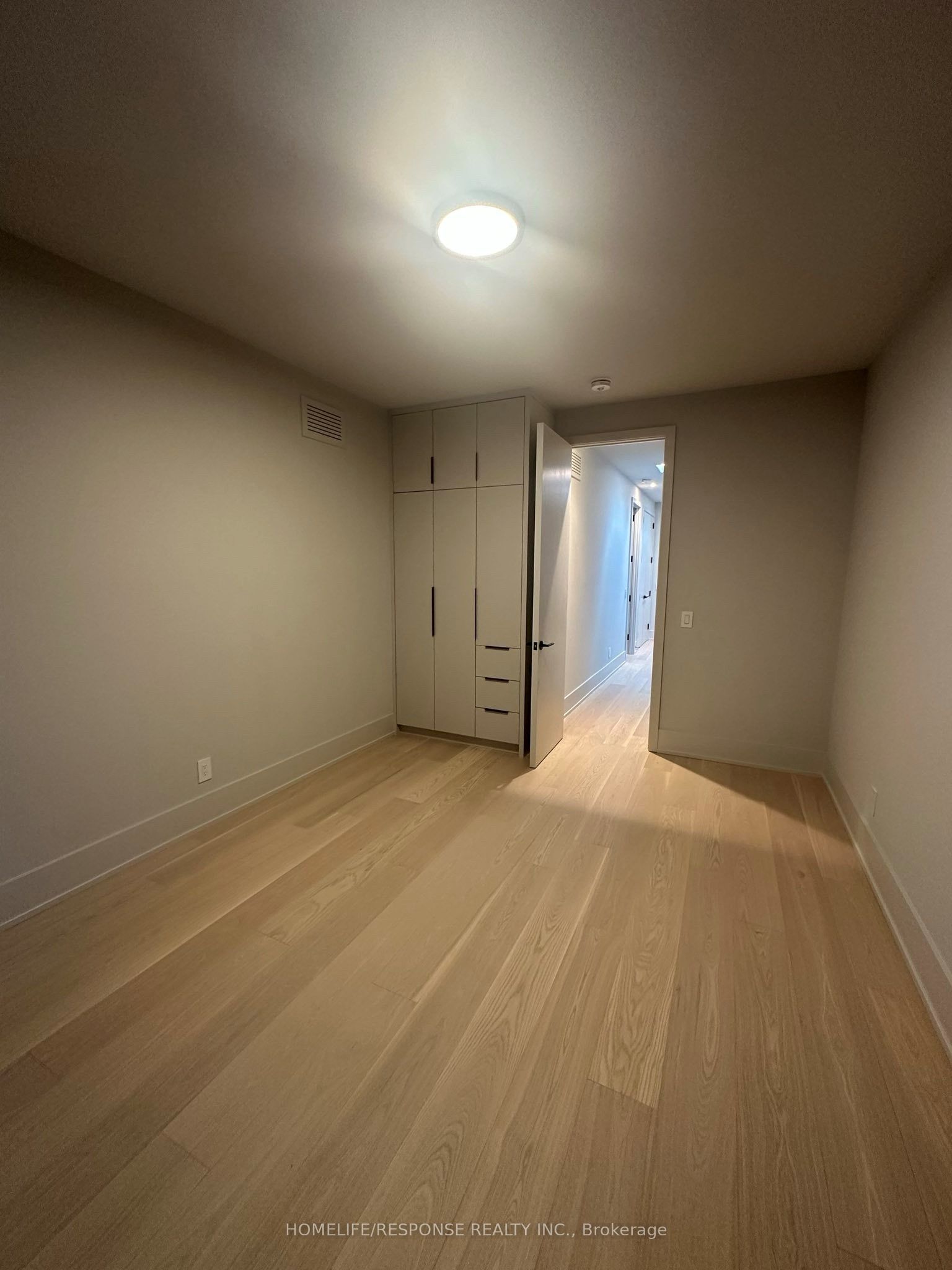 MLS #W12481379 image #8