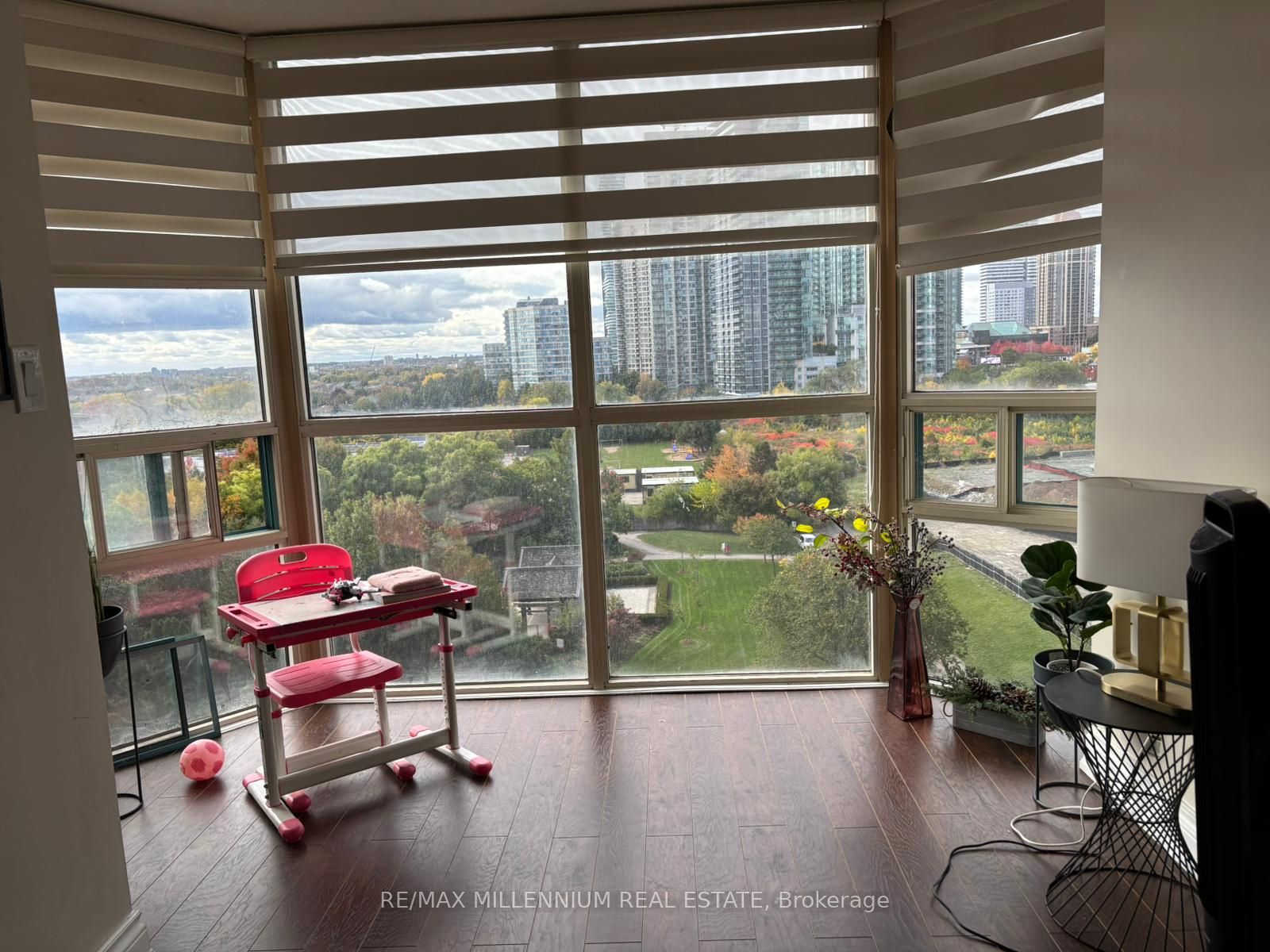 MLS #W12481407 image #11