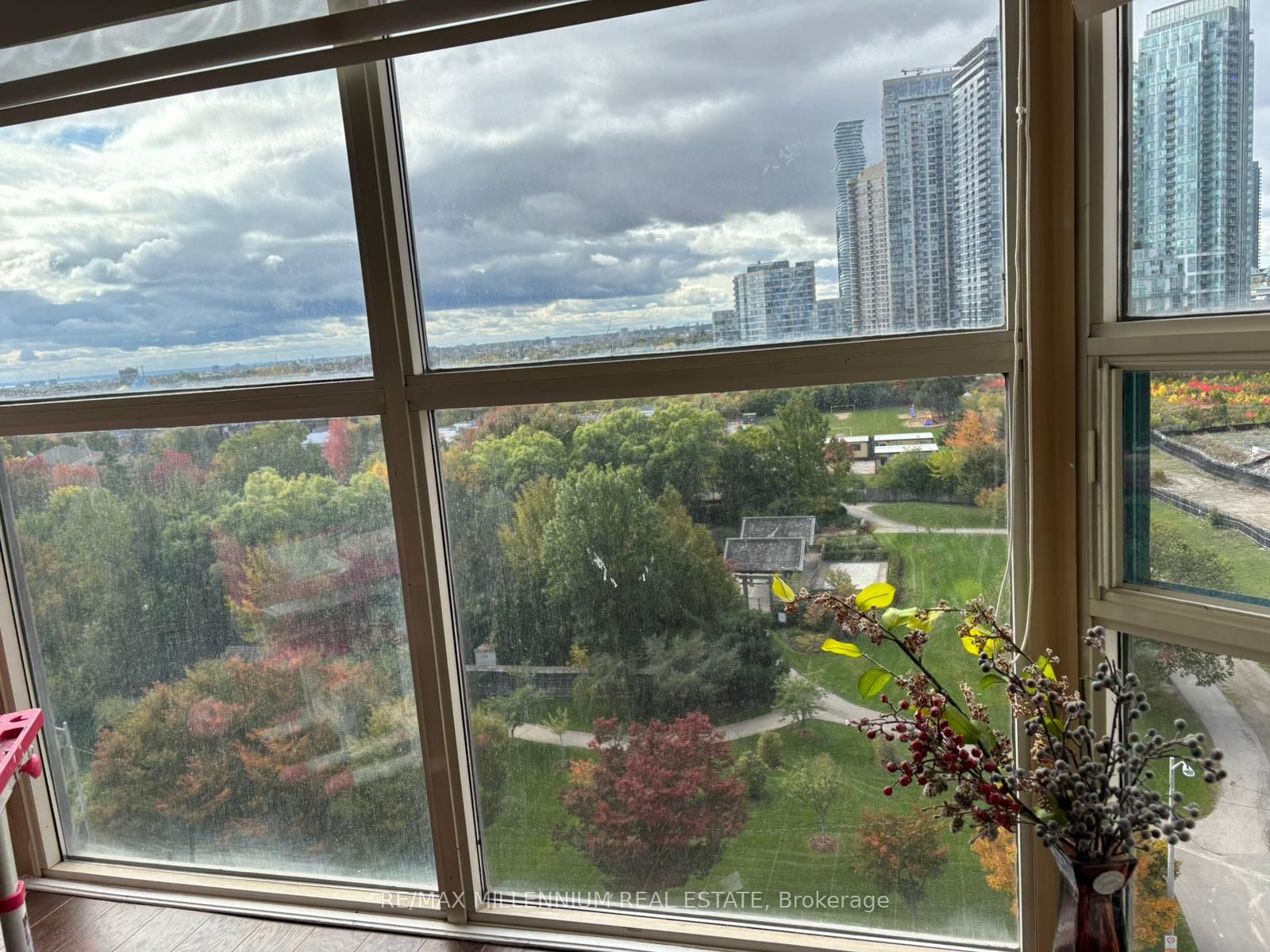 MLS #W12481407 image #12