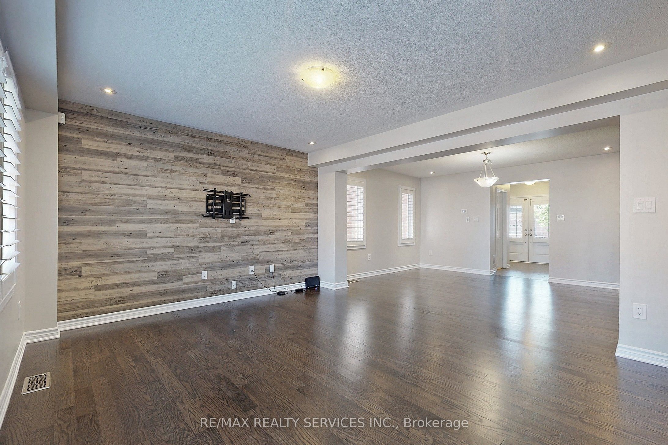 MLS #W12482002 image #7