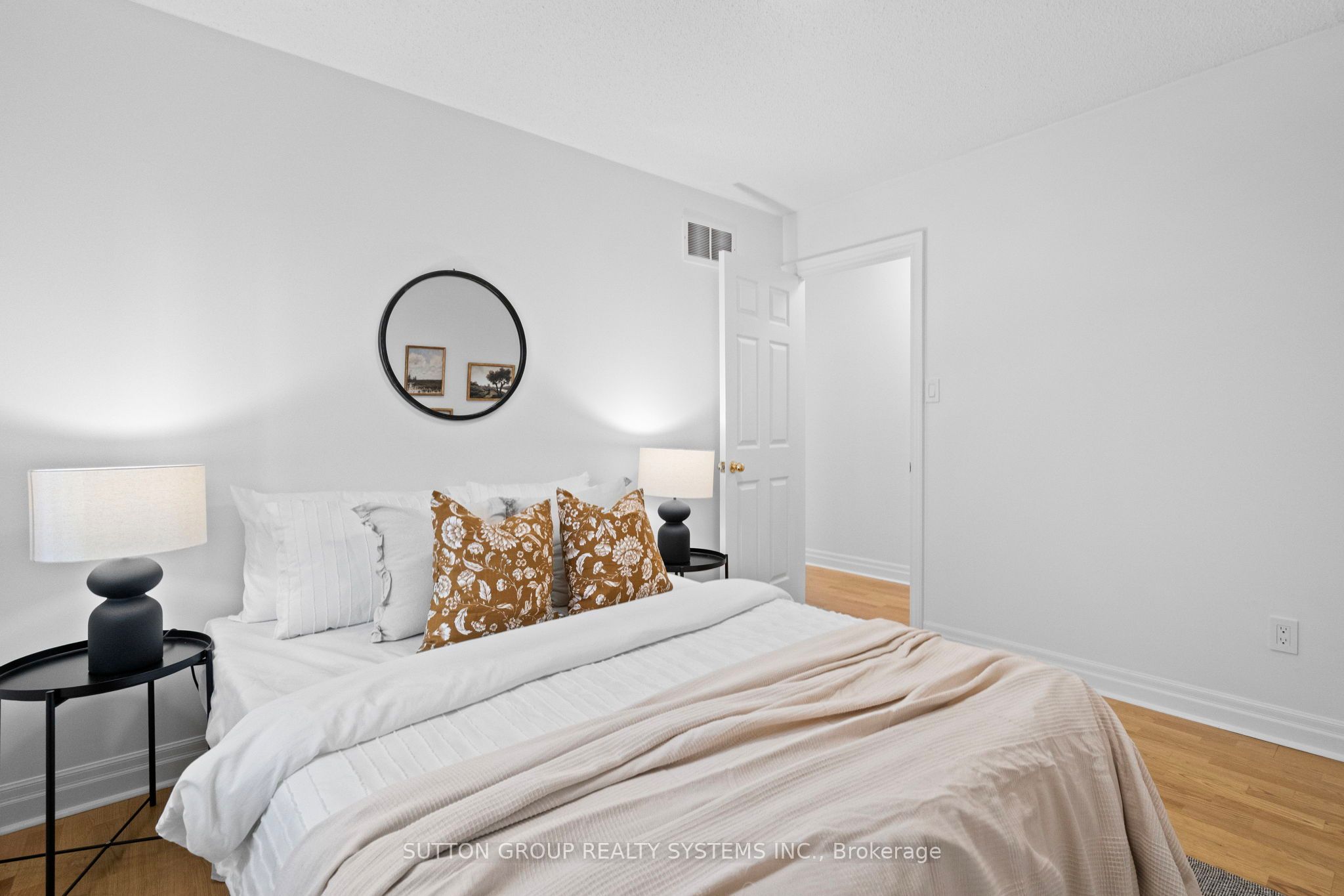 MLS #W12482105 image #25