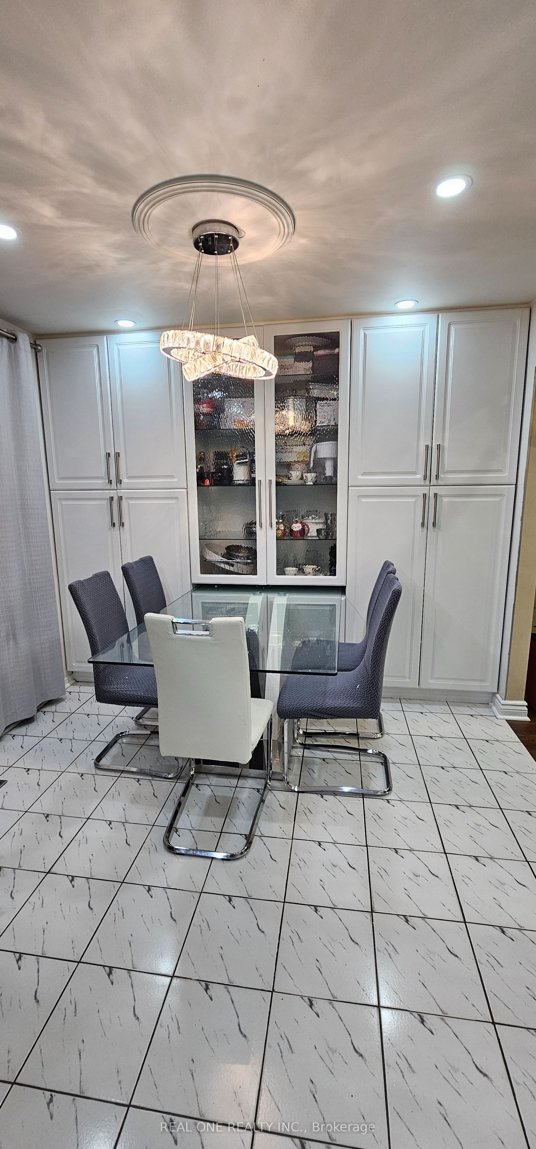 MLS #W12482111 image #8