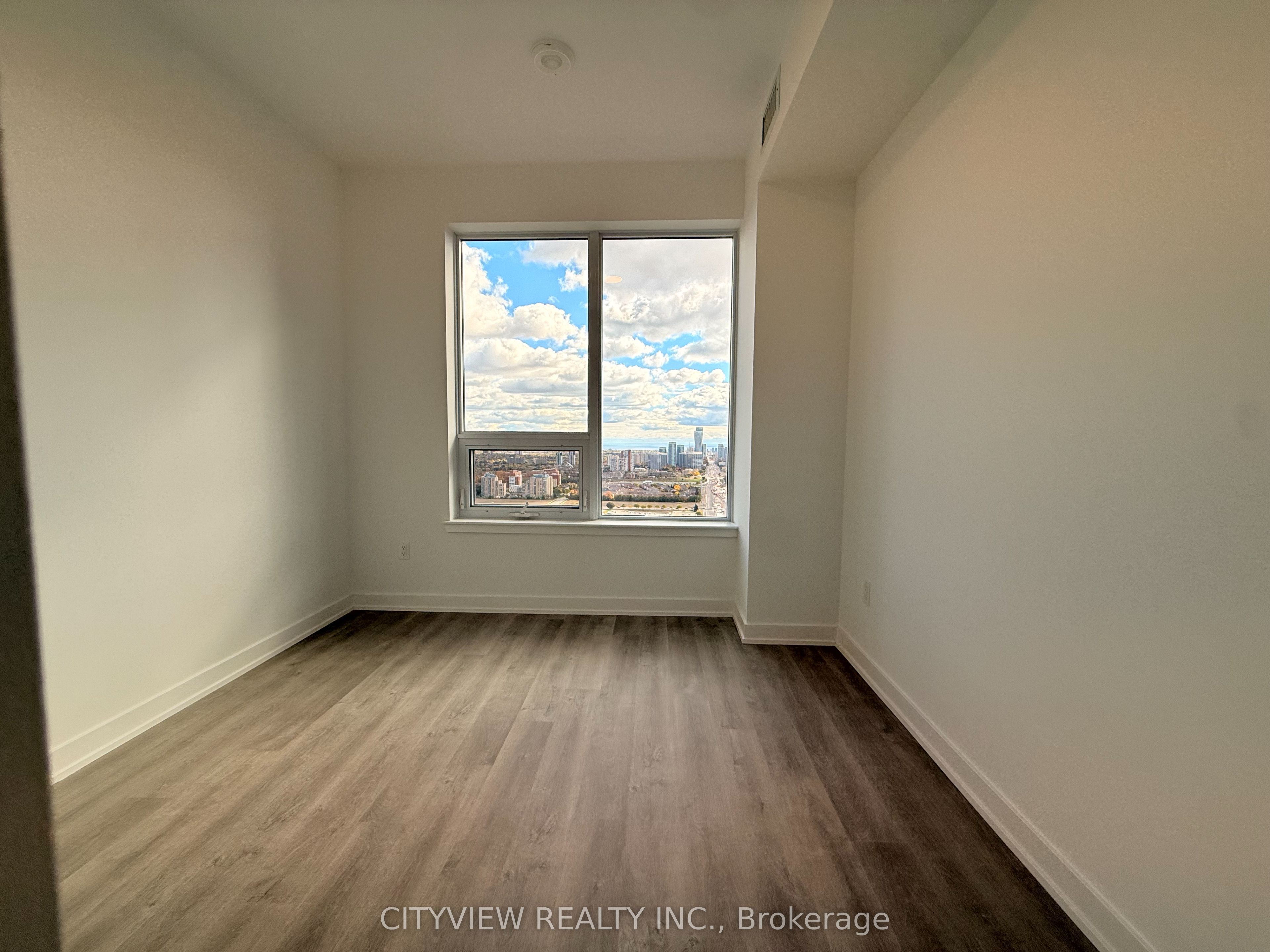 MLS #W12482115 image #11