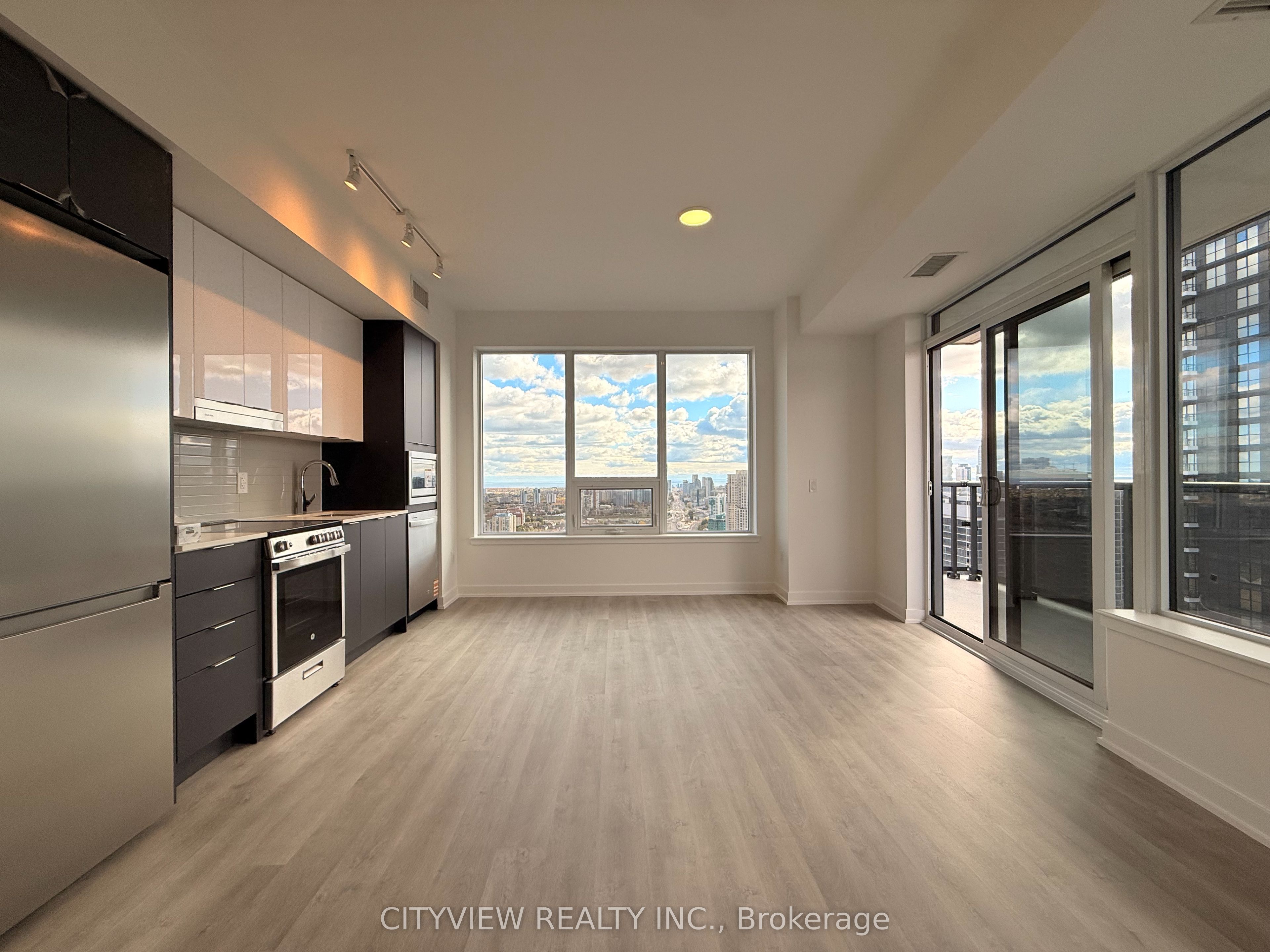 MLS #W12482115 image #12