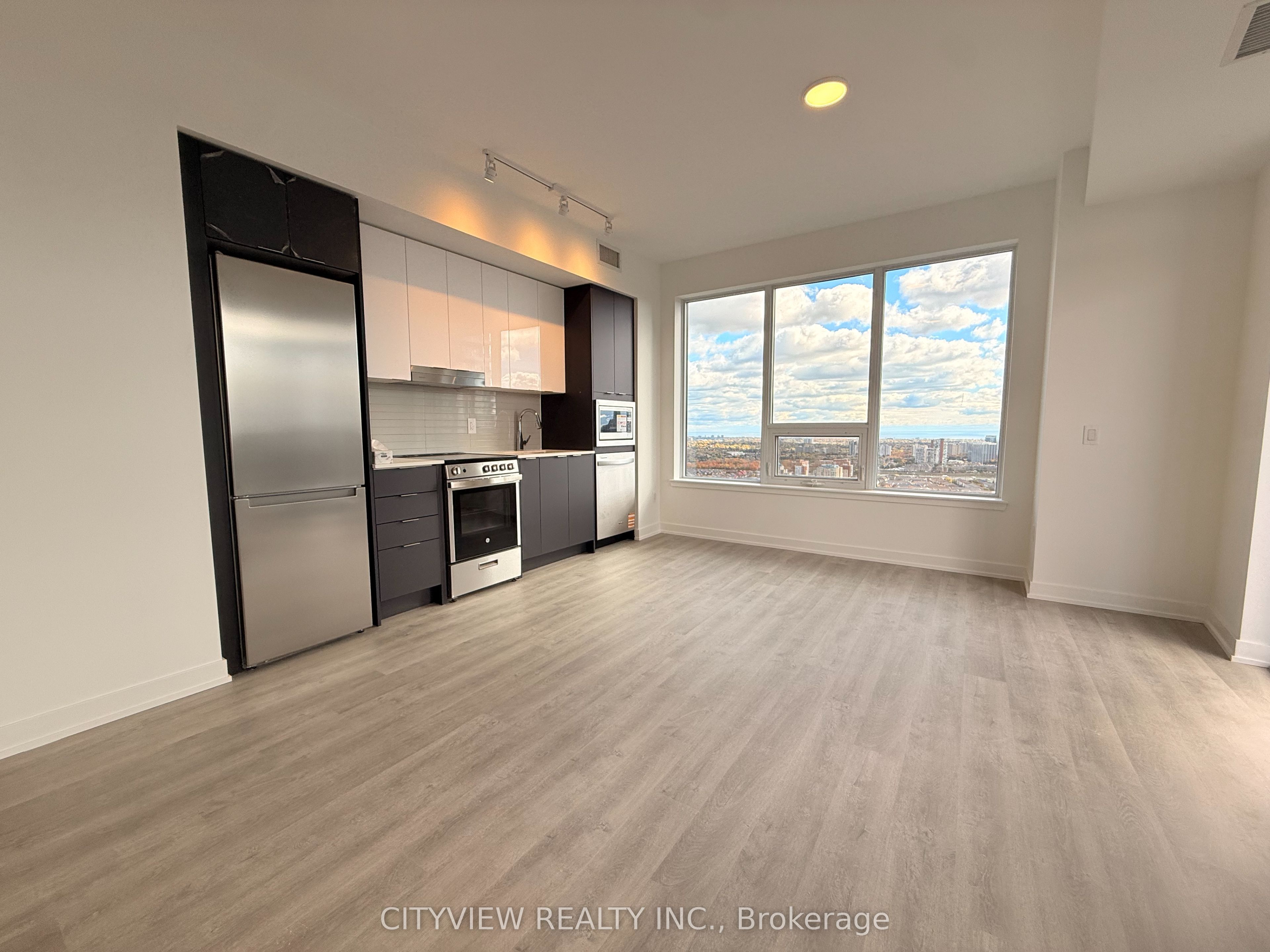 MLS #W12482115 image #13