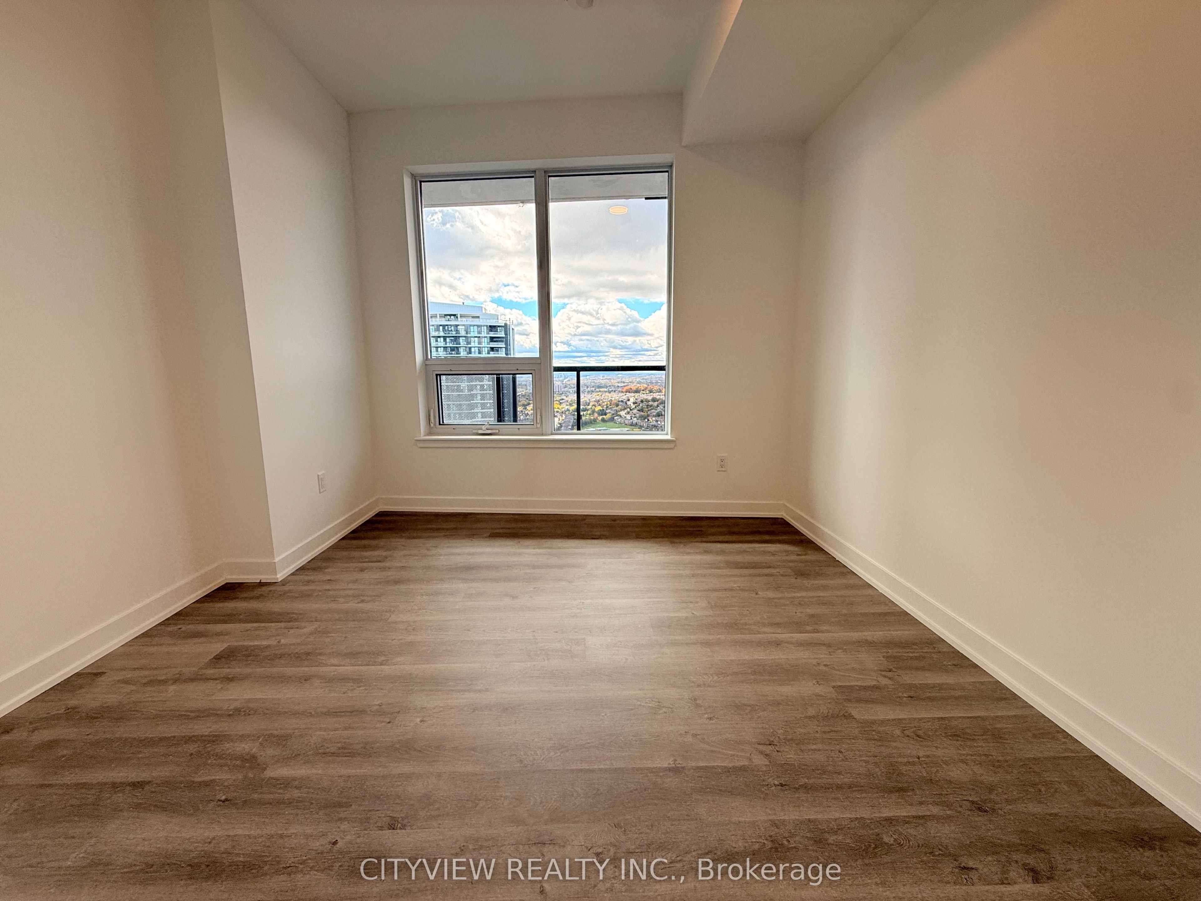 MLS #W12482115 image #16