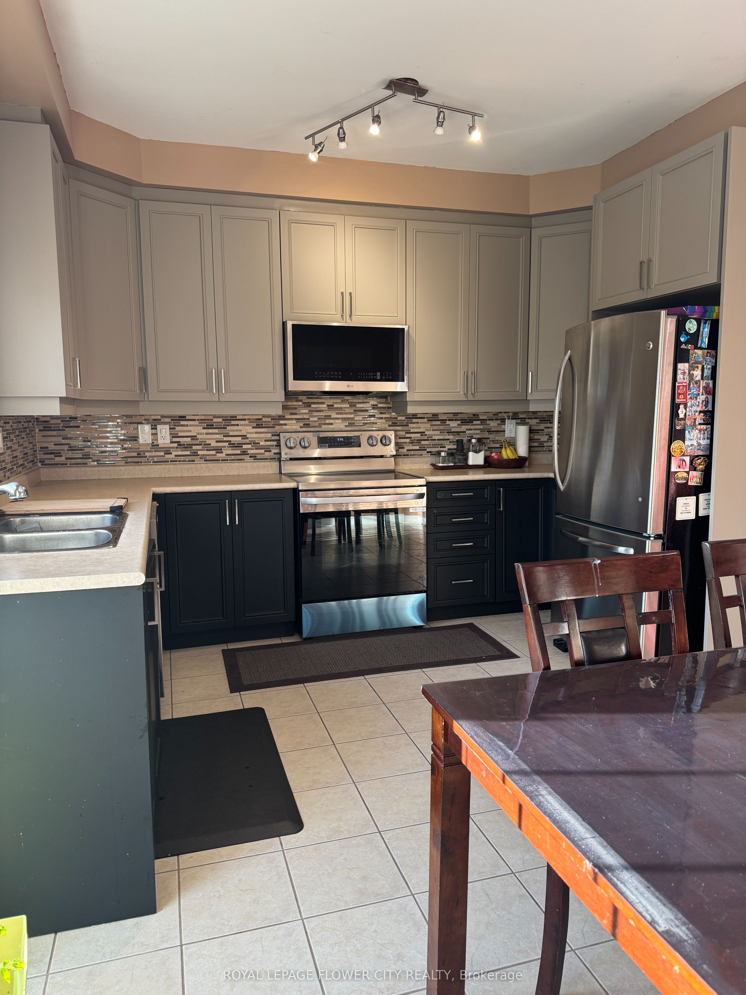 MLS #W12482418 image #12