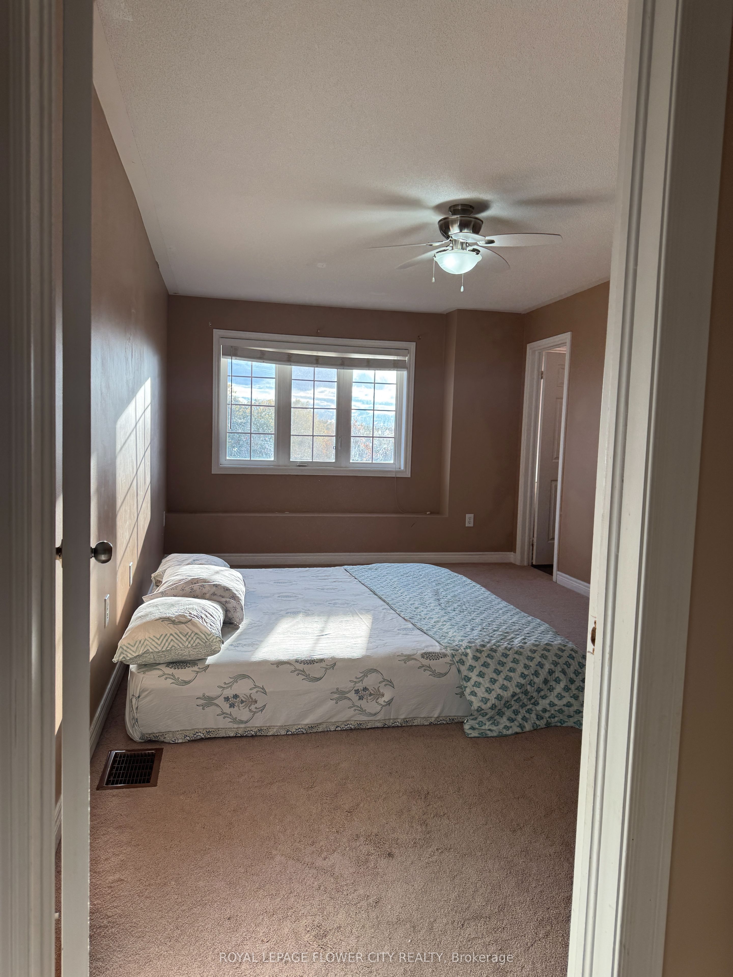 MLS #W12482418 image #19