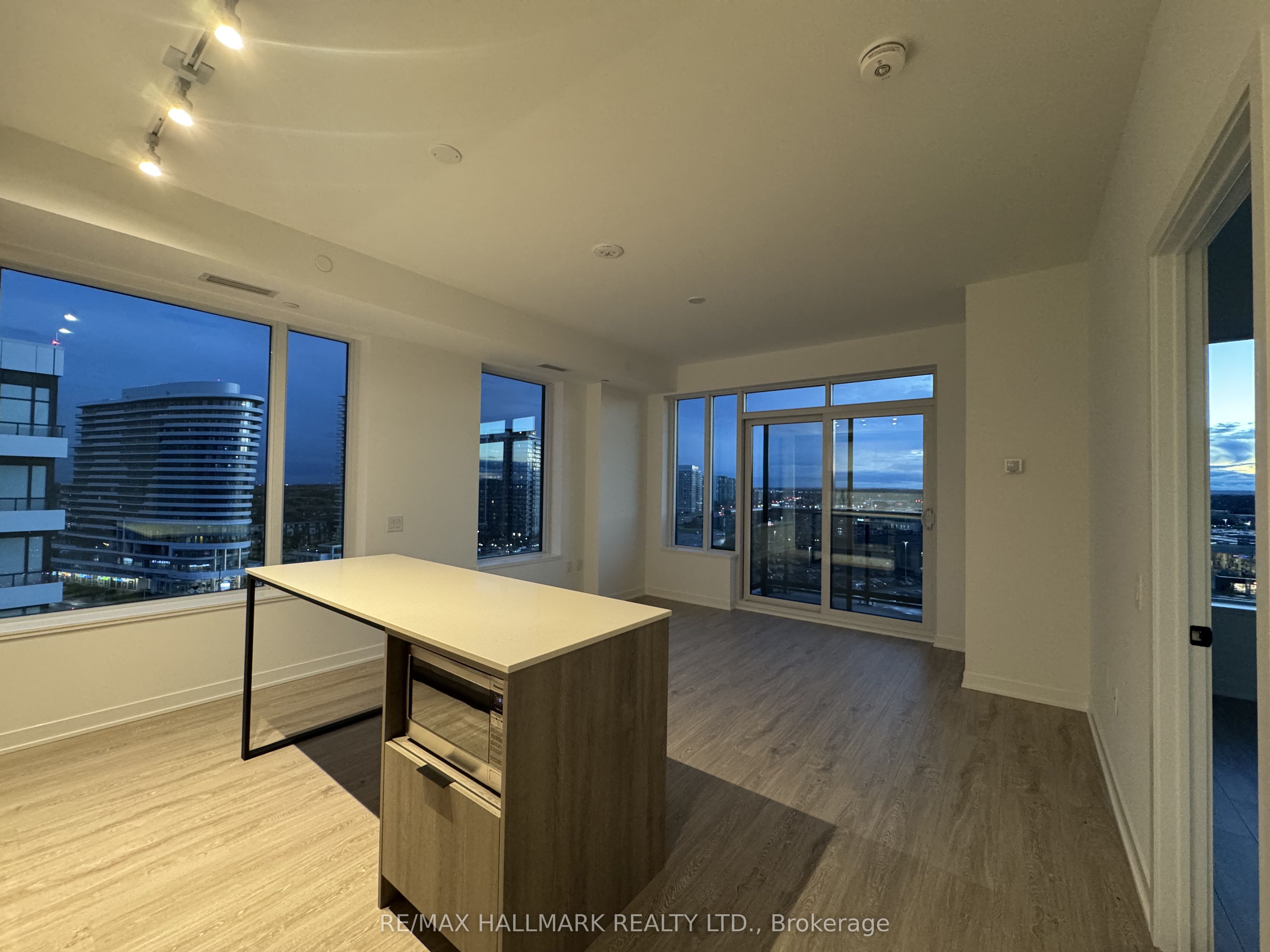 MLS #W12482455 image #7