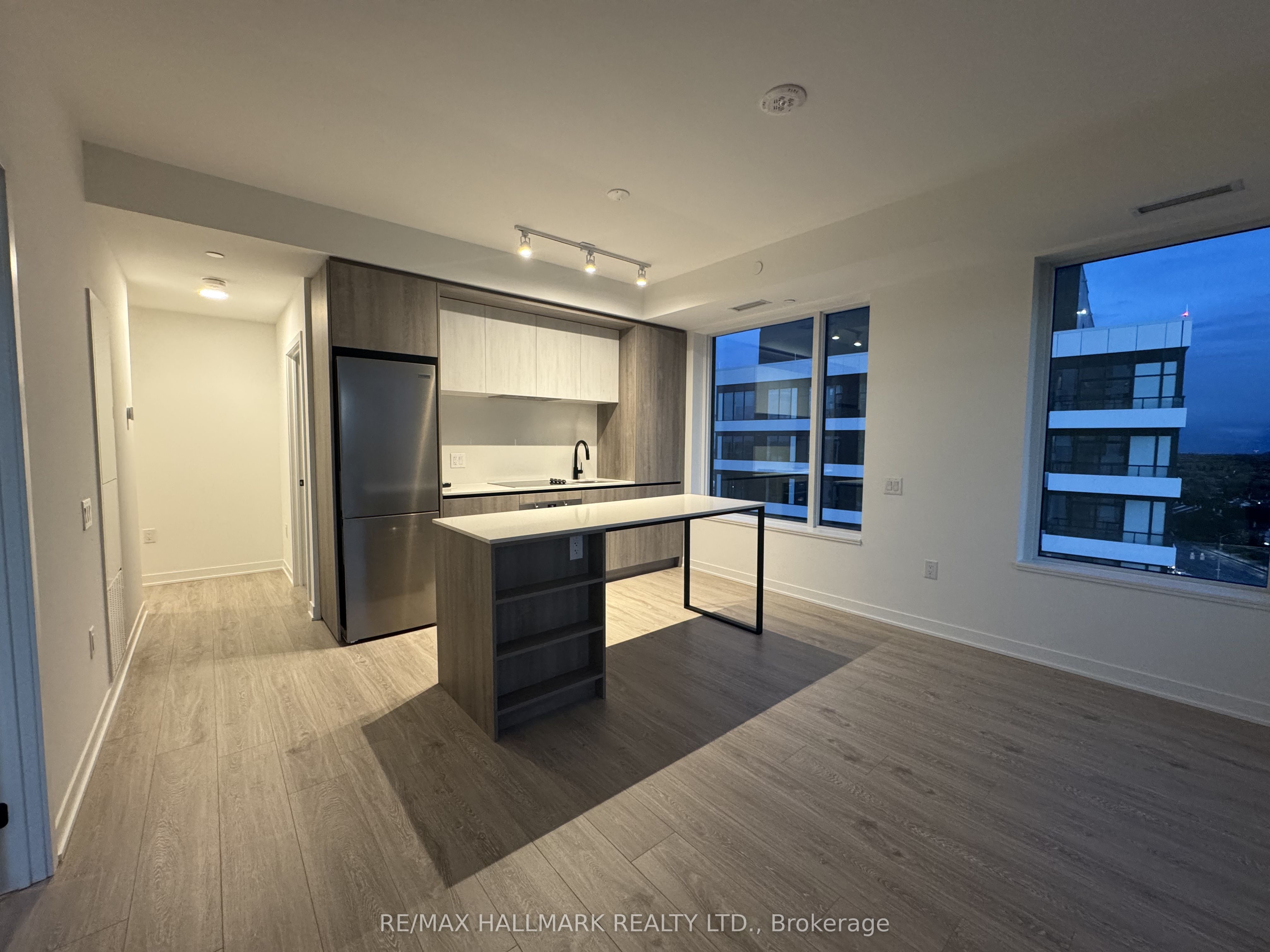 MLS #W12482455 image #8