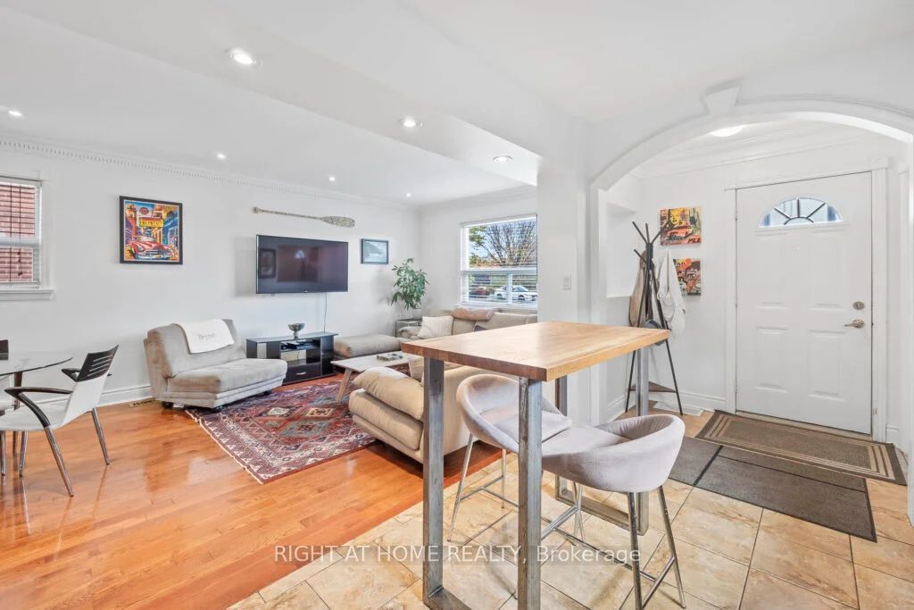 MLS #W12482908 image #6