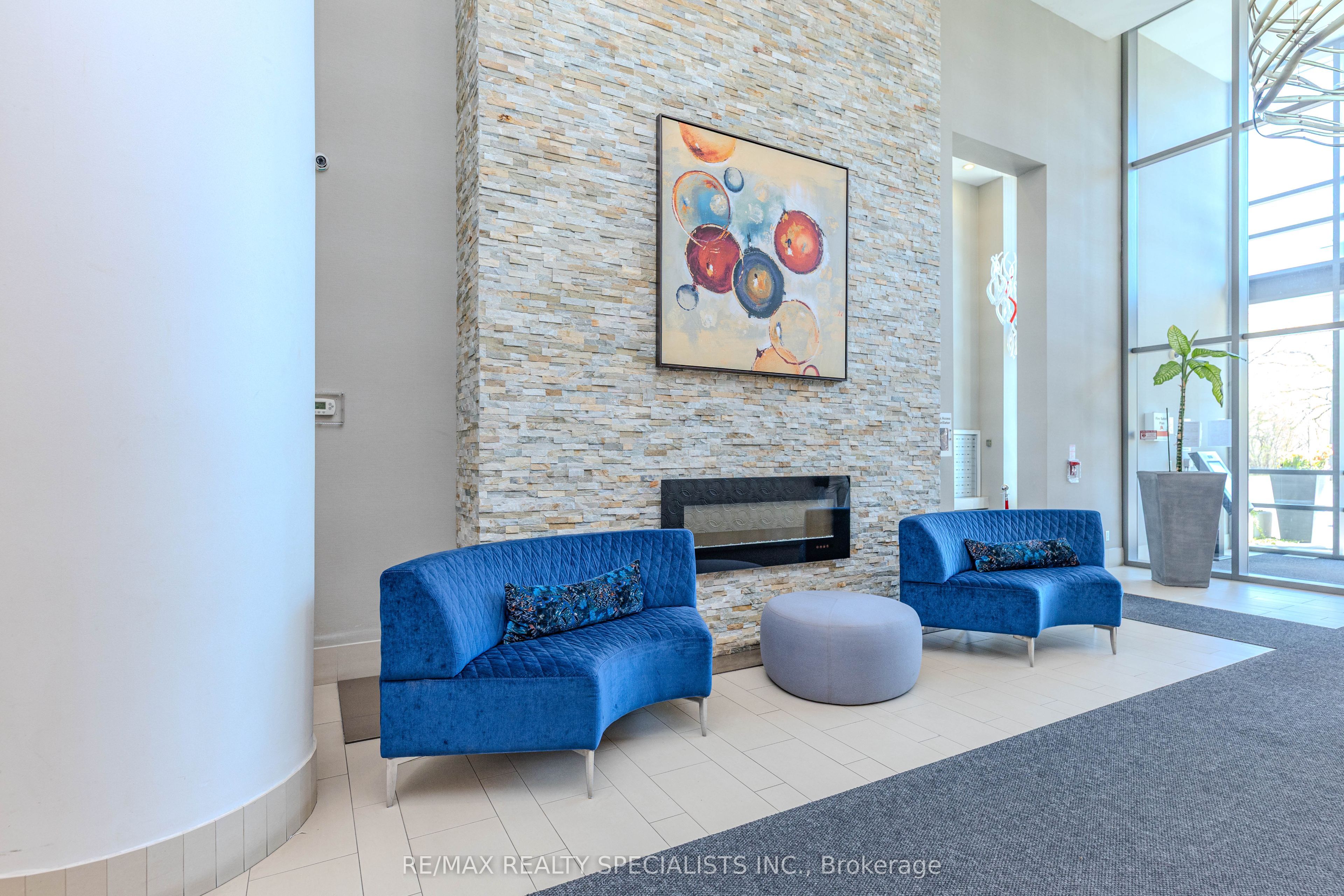 MLS #W12483135 image #1