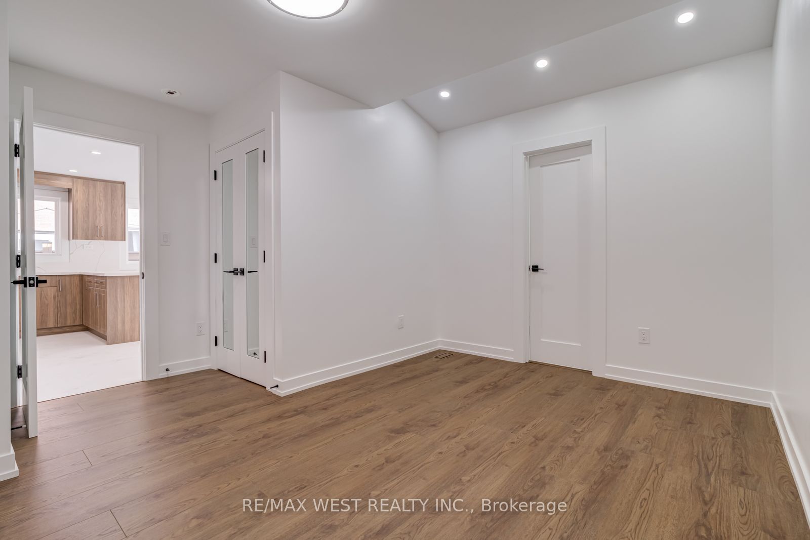 MLS #W12483321 image #12