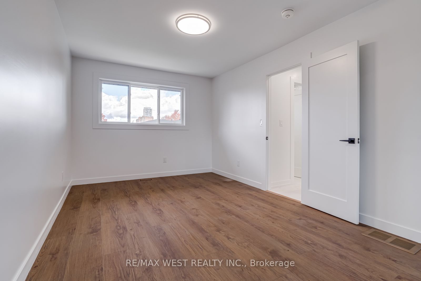 MLS #W12483321 image #18