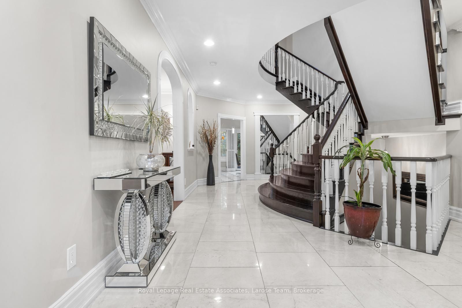 MLS #W12484036 image #2