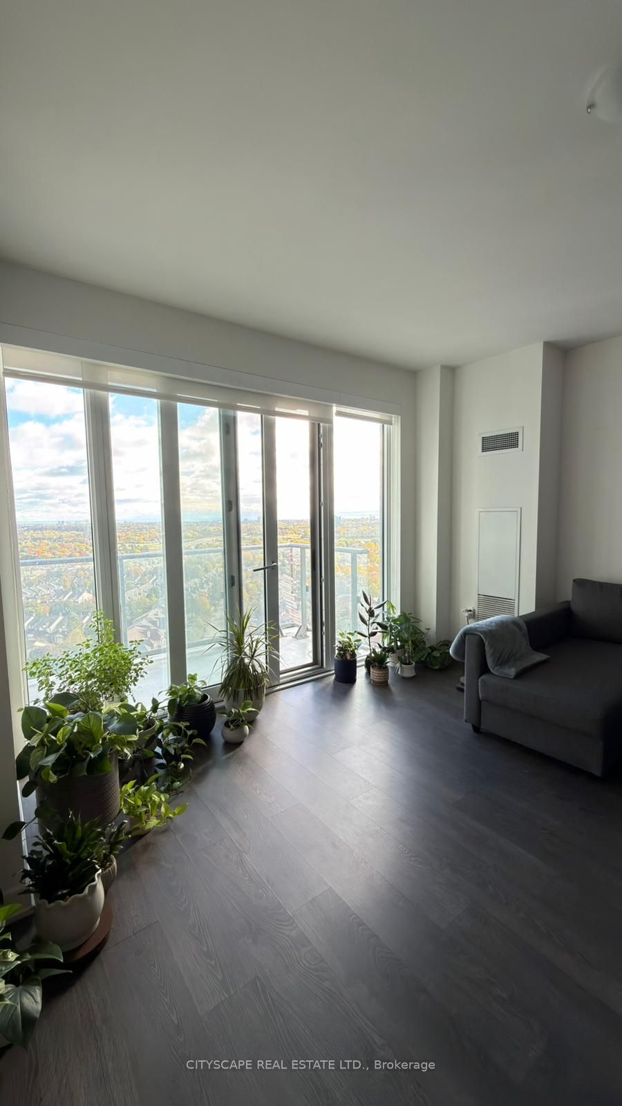 MLS #W12484254 image #9